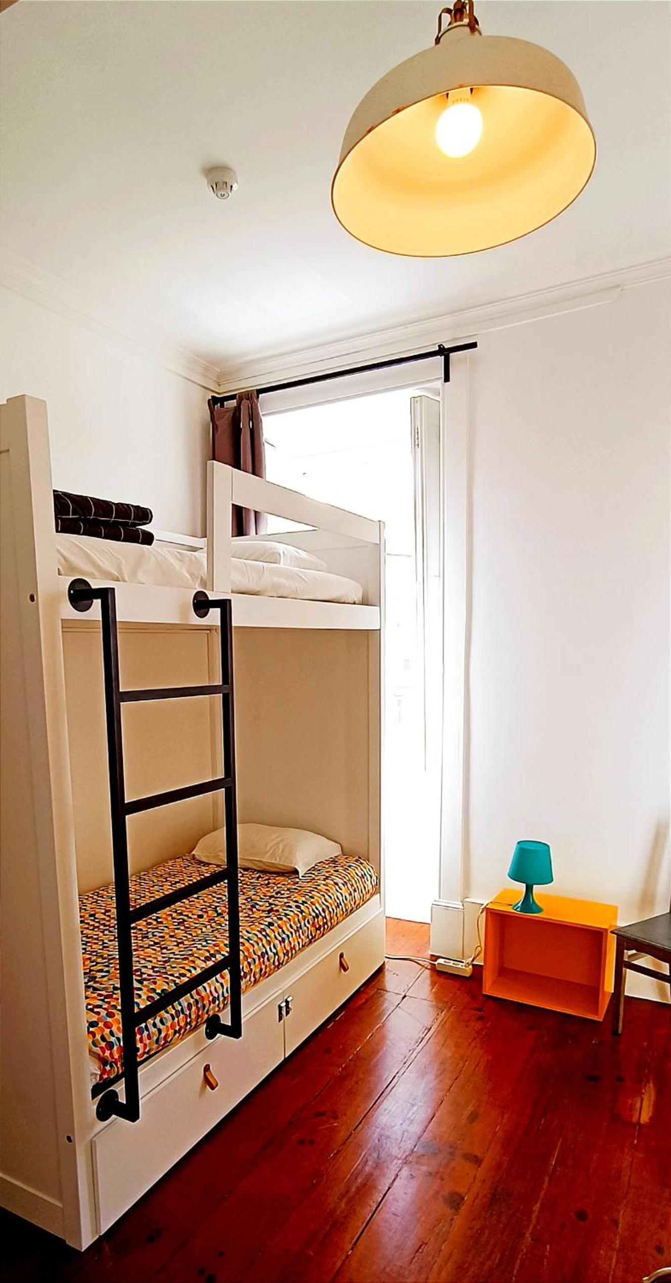 Bed in 4-Bed Mixed Dormitory Room with Private Bathroom photo 2
