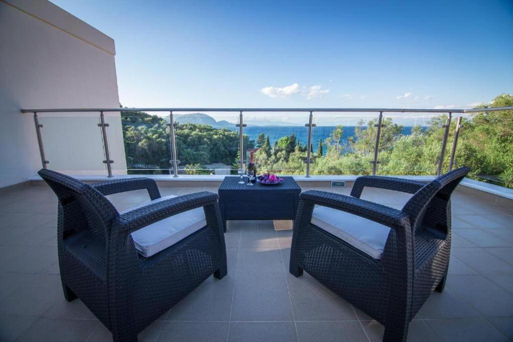 Villa photo 2