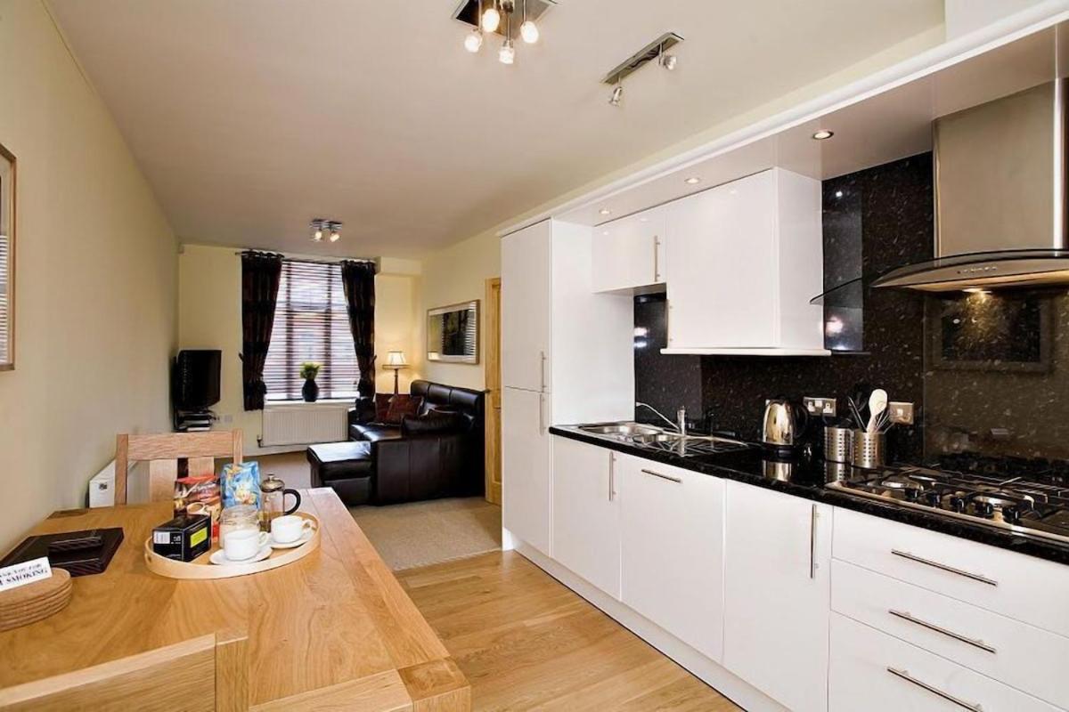 Apartment photo 2