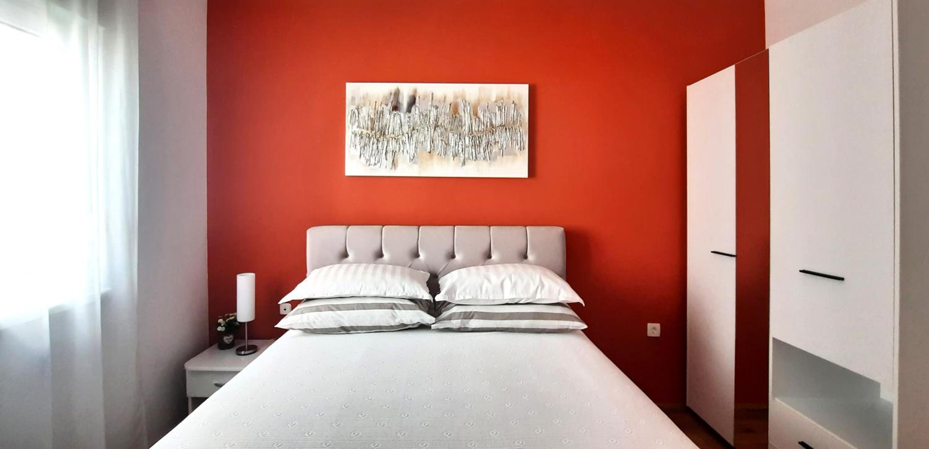 One-Bedroom Apartment - Photo 7