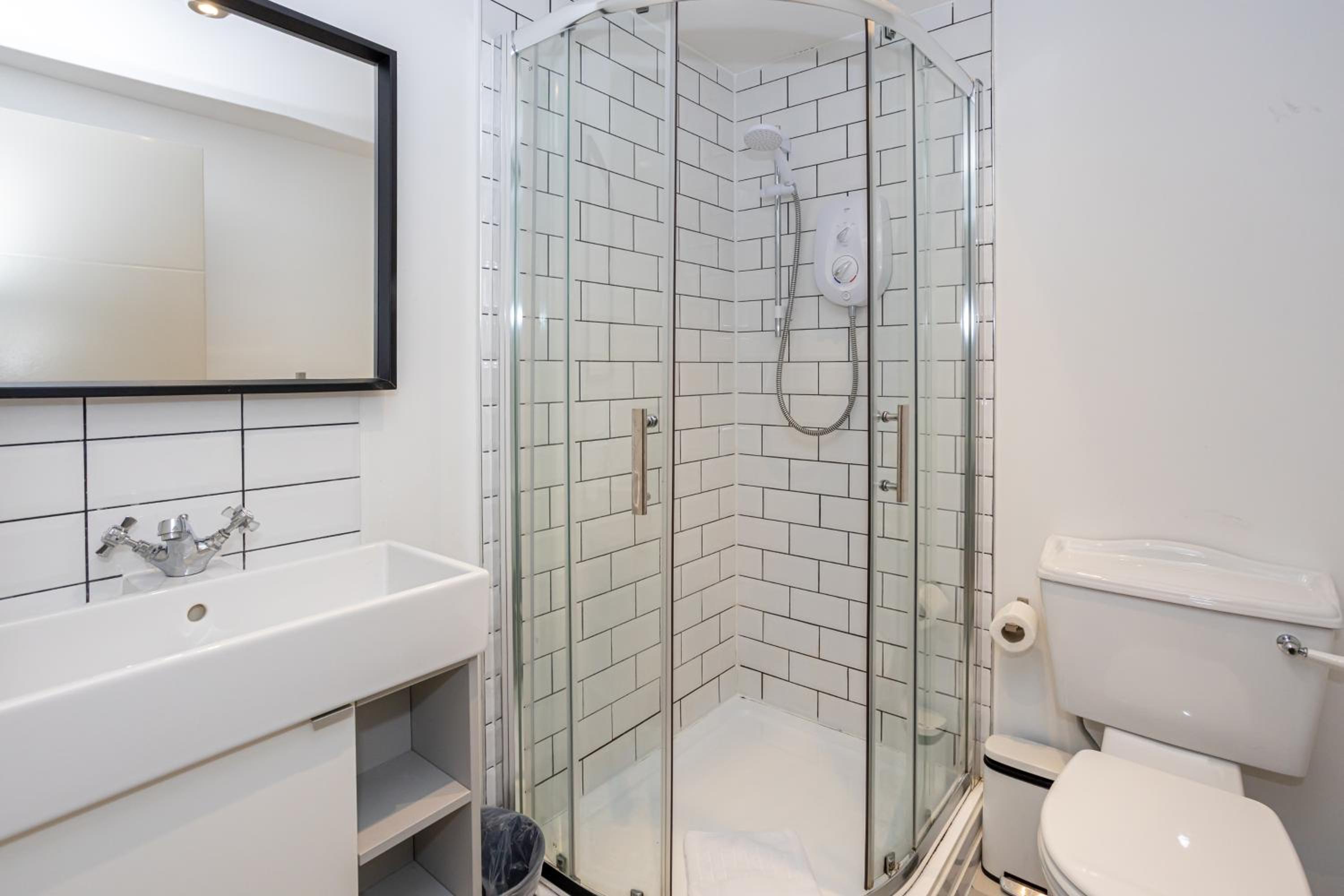 Studio Apartment - Photo 9