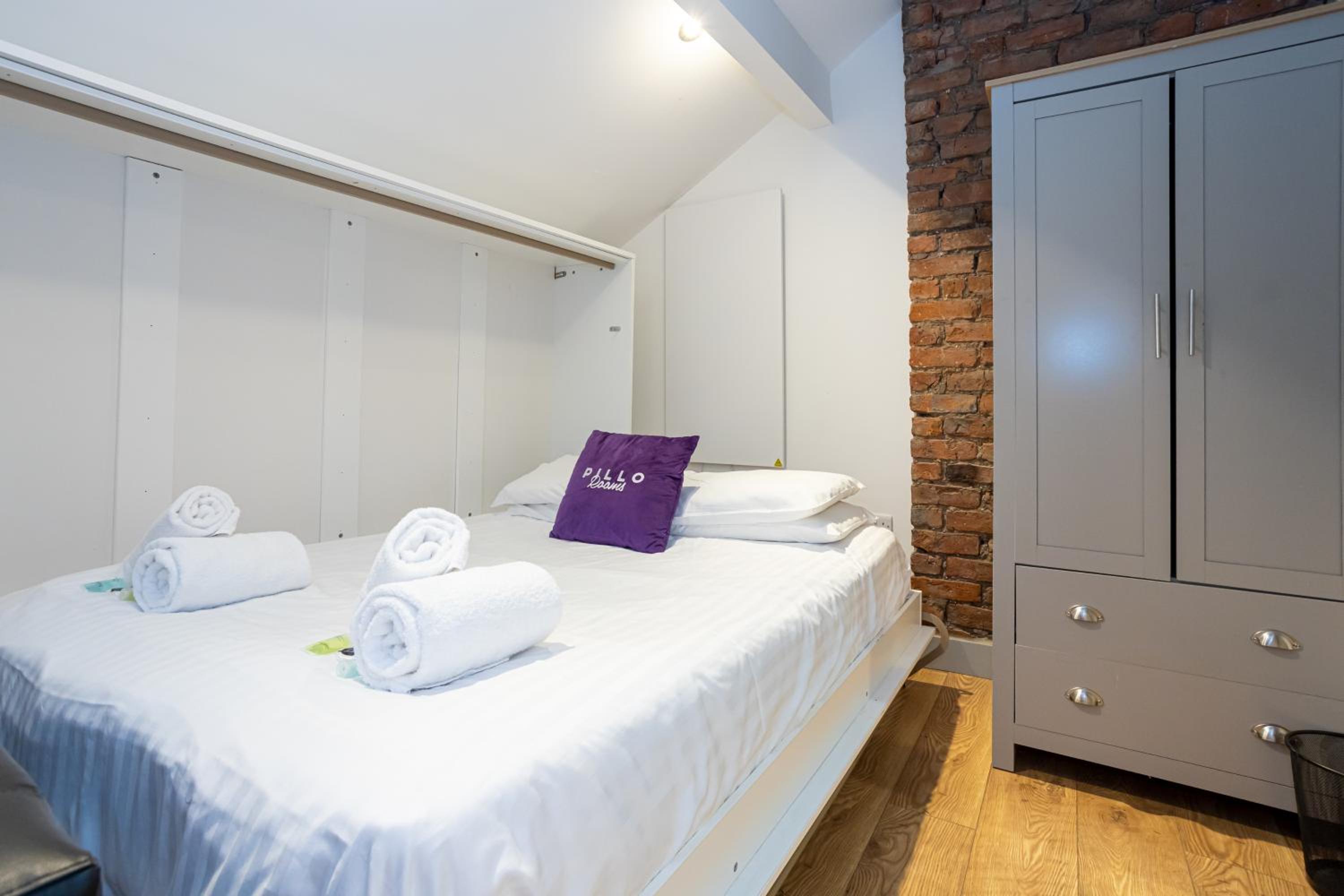 Studio Apartment - Photo 8