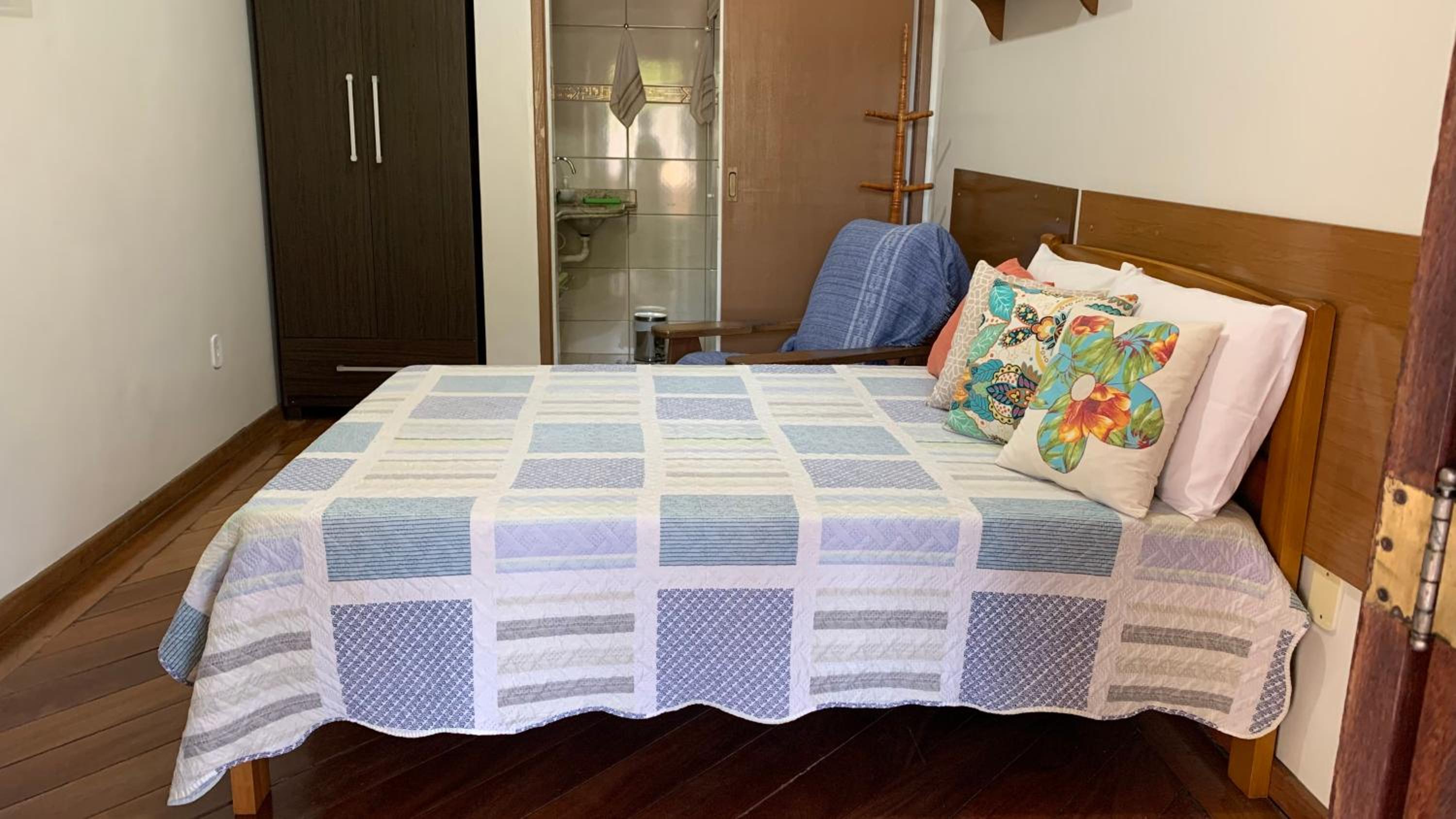 Standard Suite - Photo 2