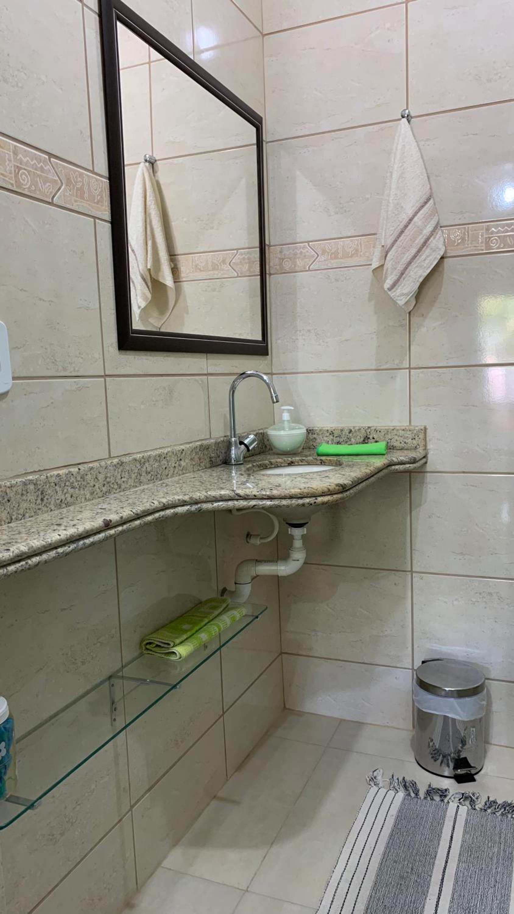 Standard Suite - Photo 14