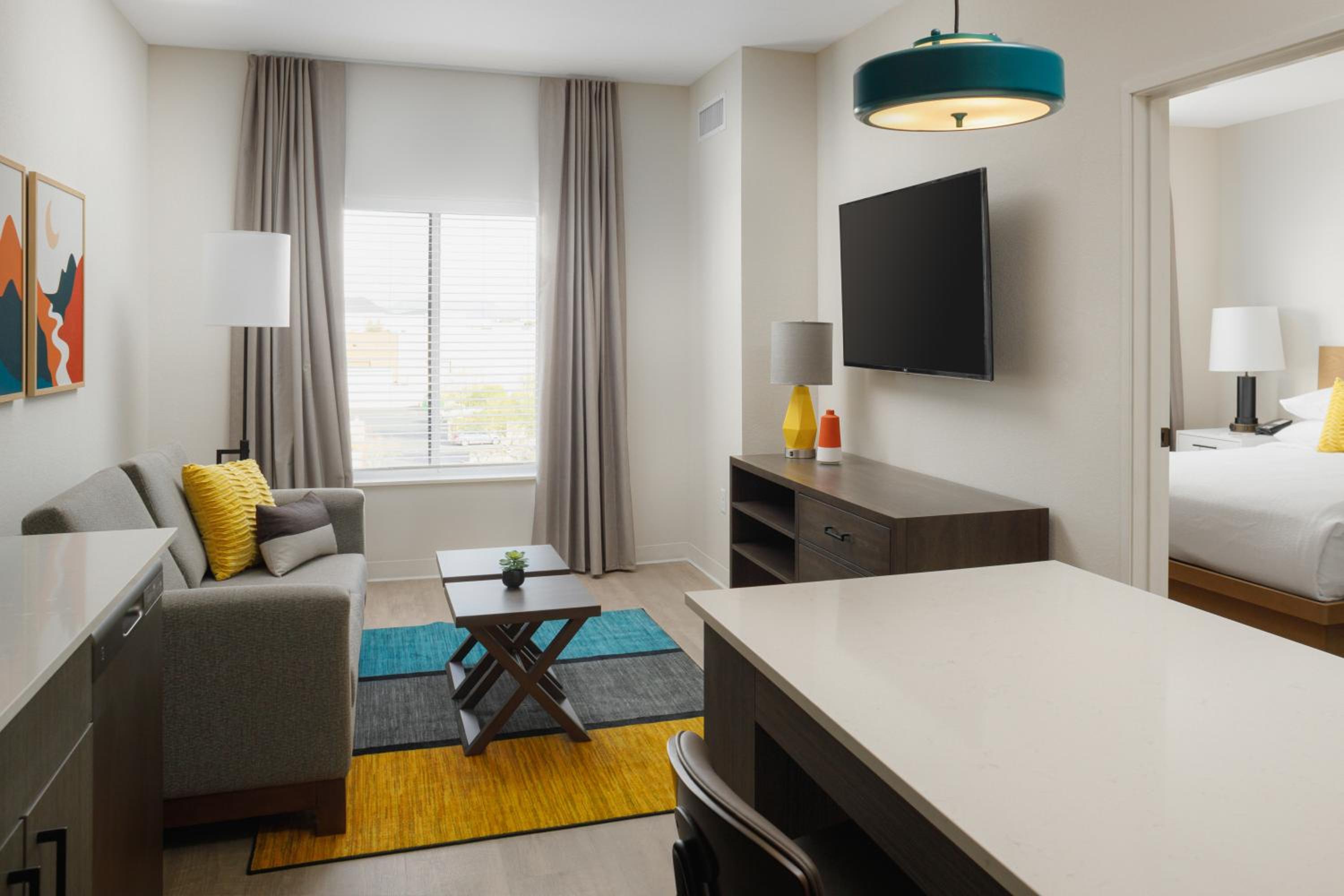 One Bedroom Suite Hearing Accessible - King Bed - Photo 6