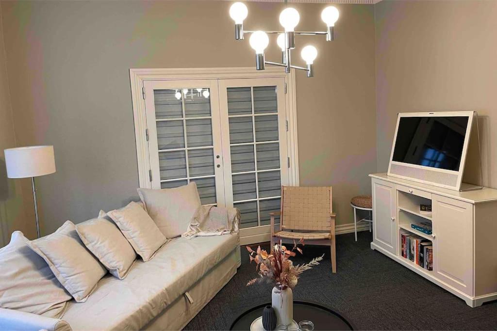 Four-Bedroom Apartment photo 1