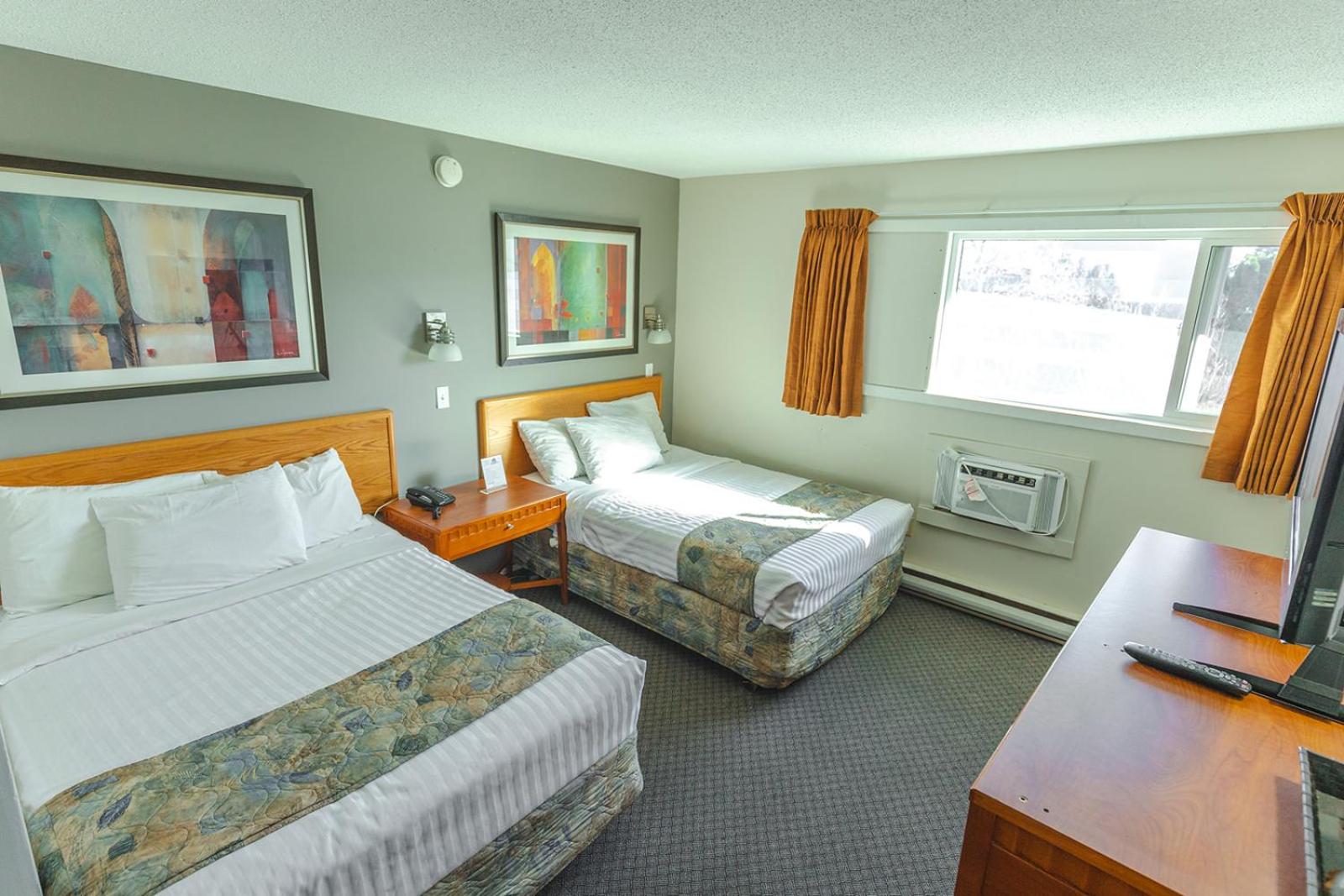 Double Room with Two Double Beds - Non-Smoking - Photo 4