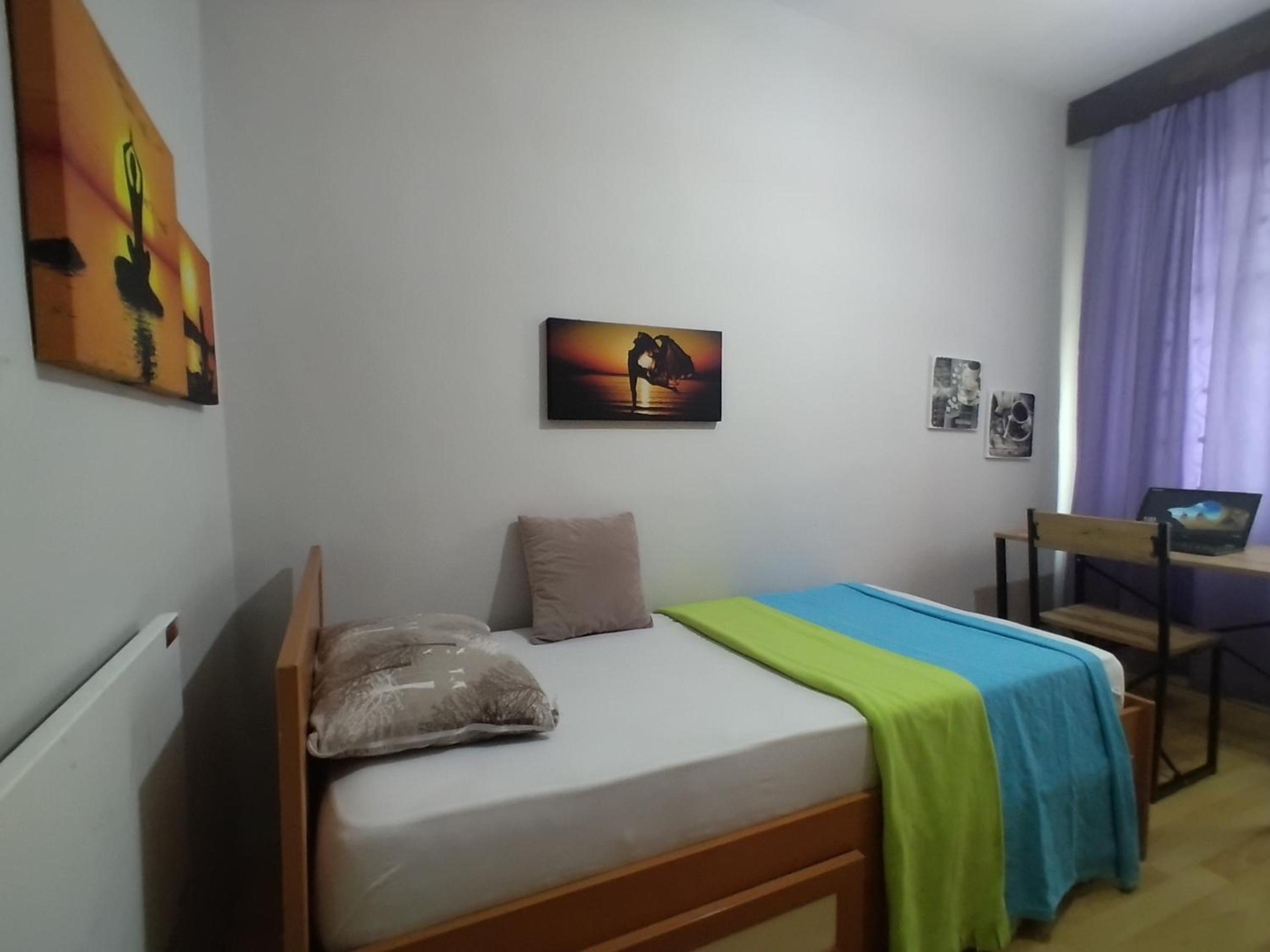 Standard Single Room With Shared Bathroom photo 2