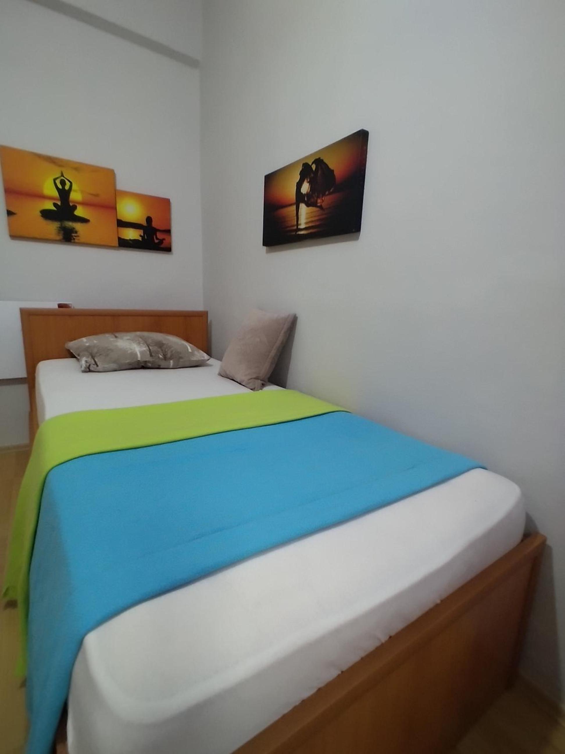 Standard Single Room With Shared Bathroom photo 3