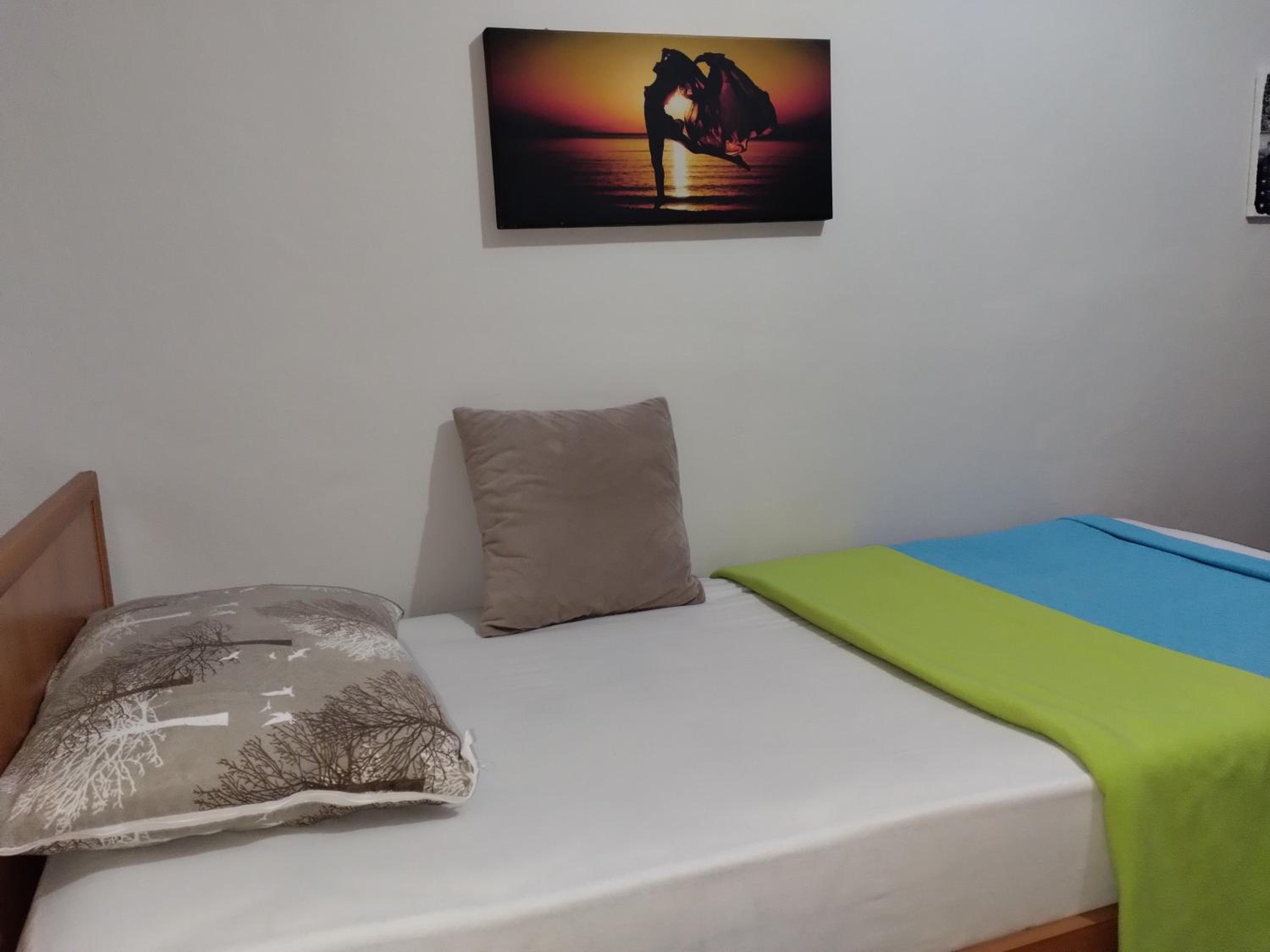 Standard Single Room With Shared Bathroom photo 1