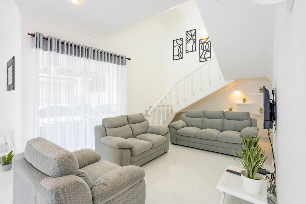 Villa photo 1