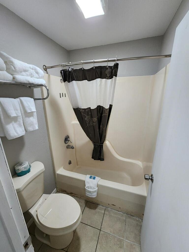 Queen Room - Photo 4