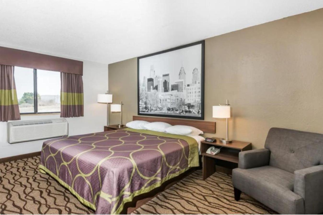 King Room - Mobility Access/Non-Smoking - Photo 1