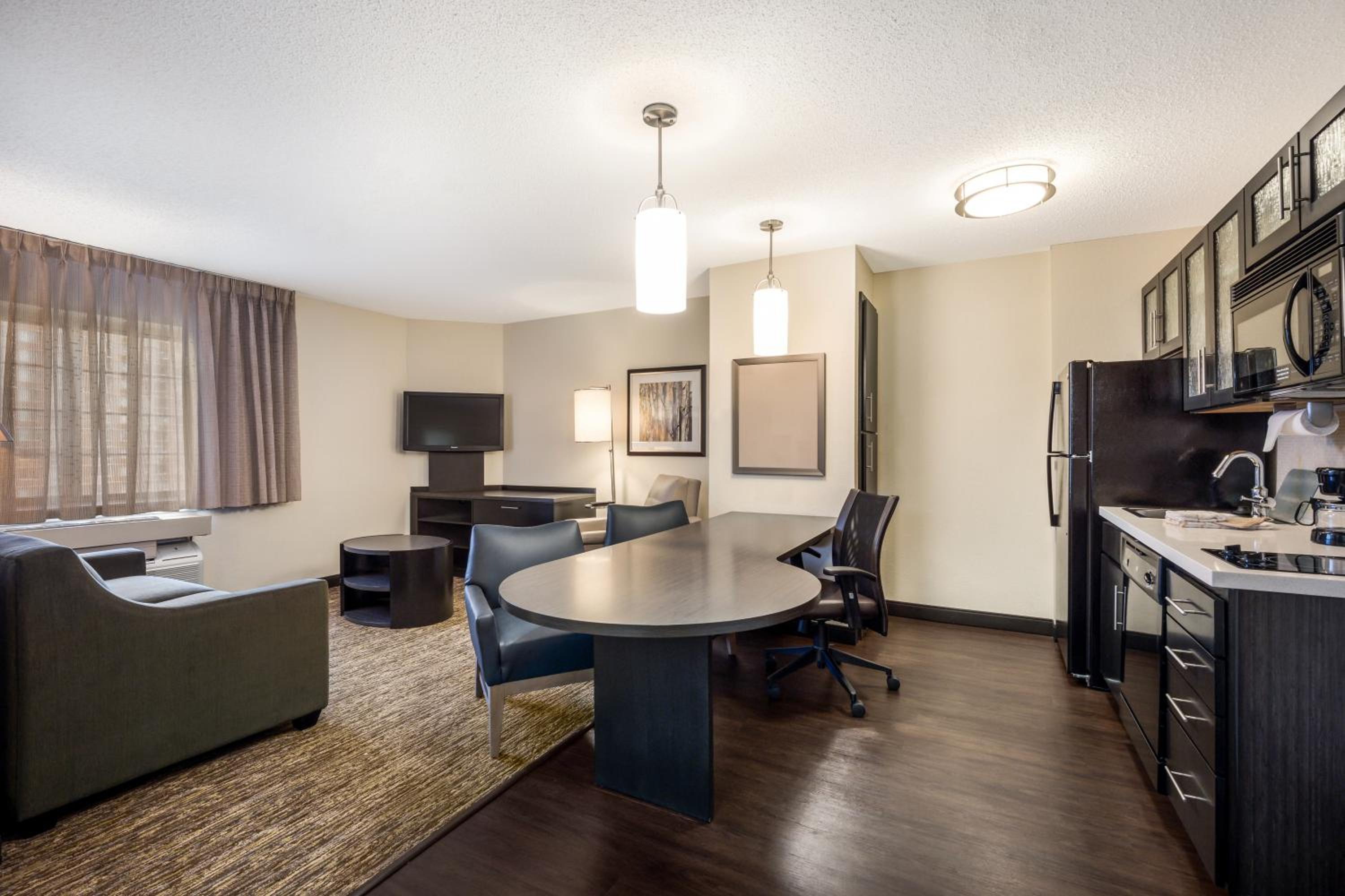 Deluxe Suite - Photo 2
