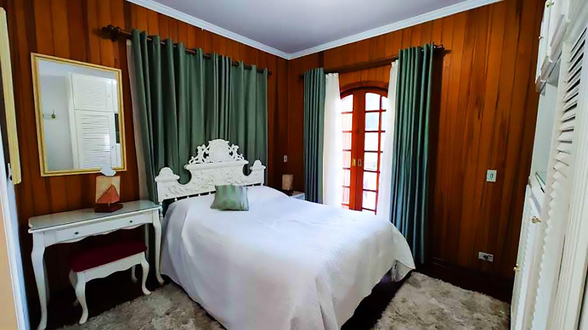 Deluxe Suite - Photo 1