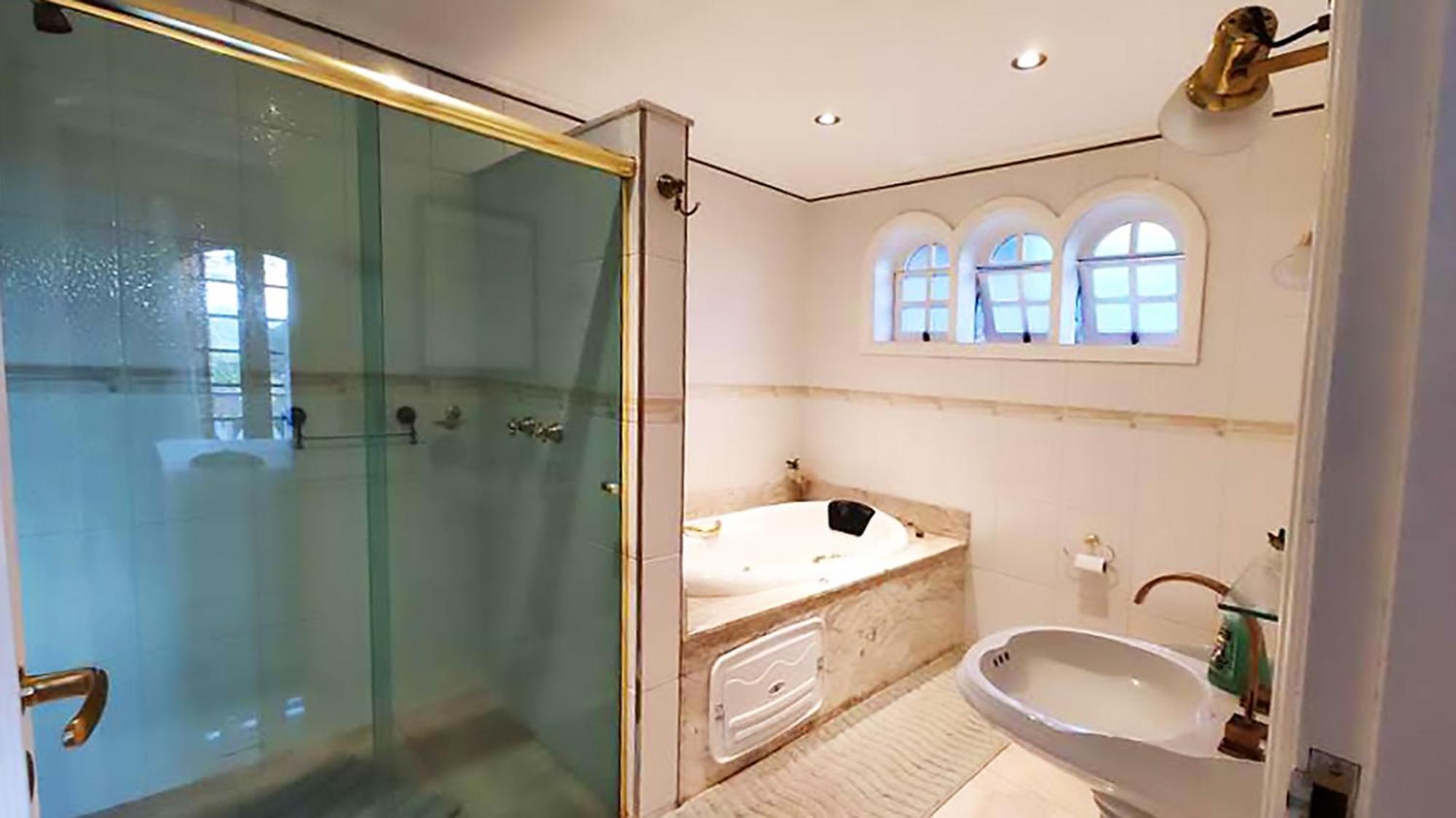 Deluxe Suite - Photo 3