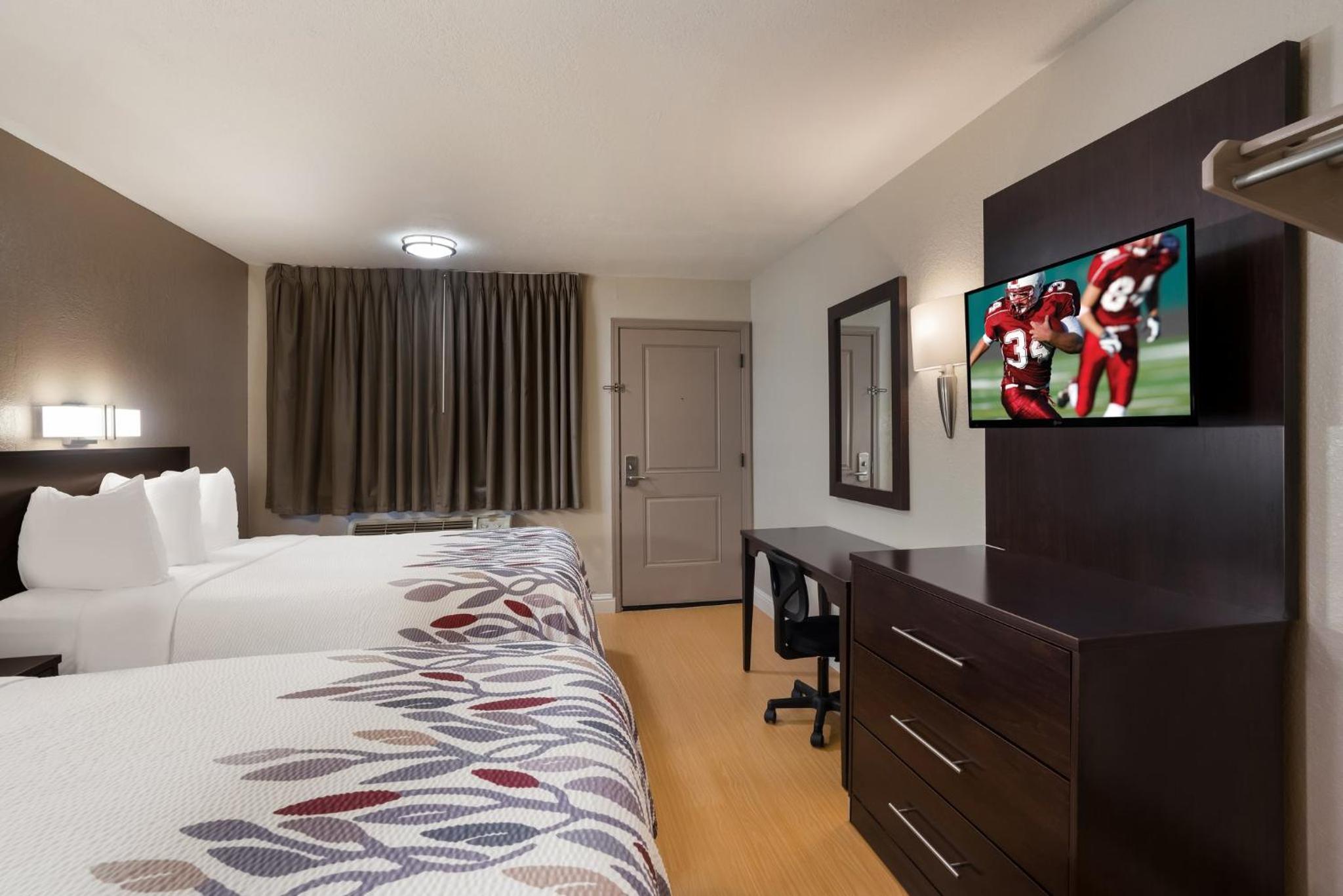Deluxe Room with Two Double Beds Non-Smoking - Photo 5