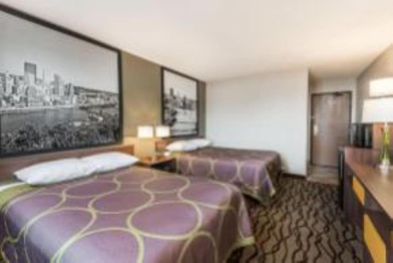 Double Room with Two Double Beds - Non-Smoking - Photo 4