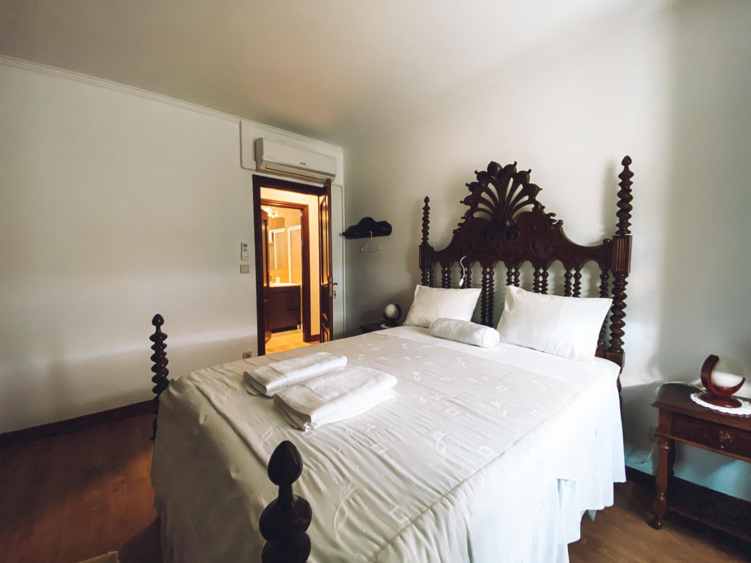 Double Room with Private External Bathroom - Photo 6