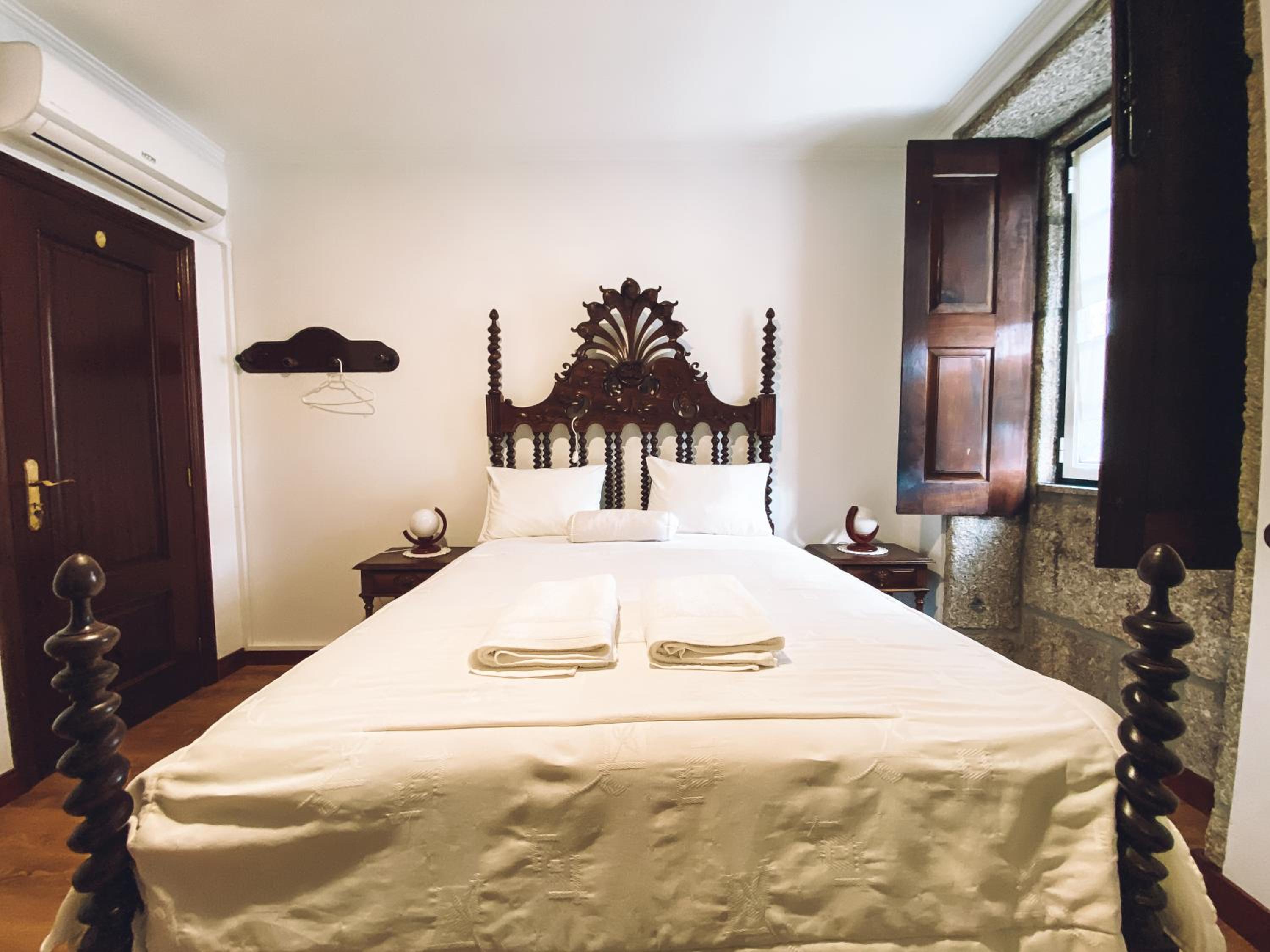 Double Room with Private External Bathroom - Photo 2