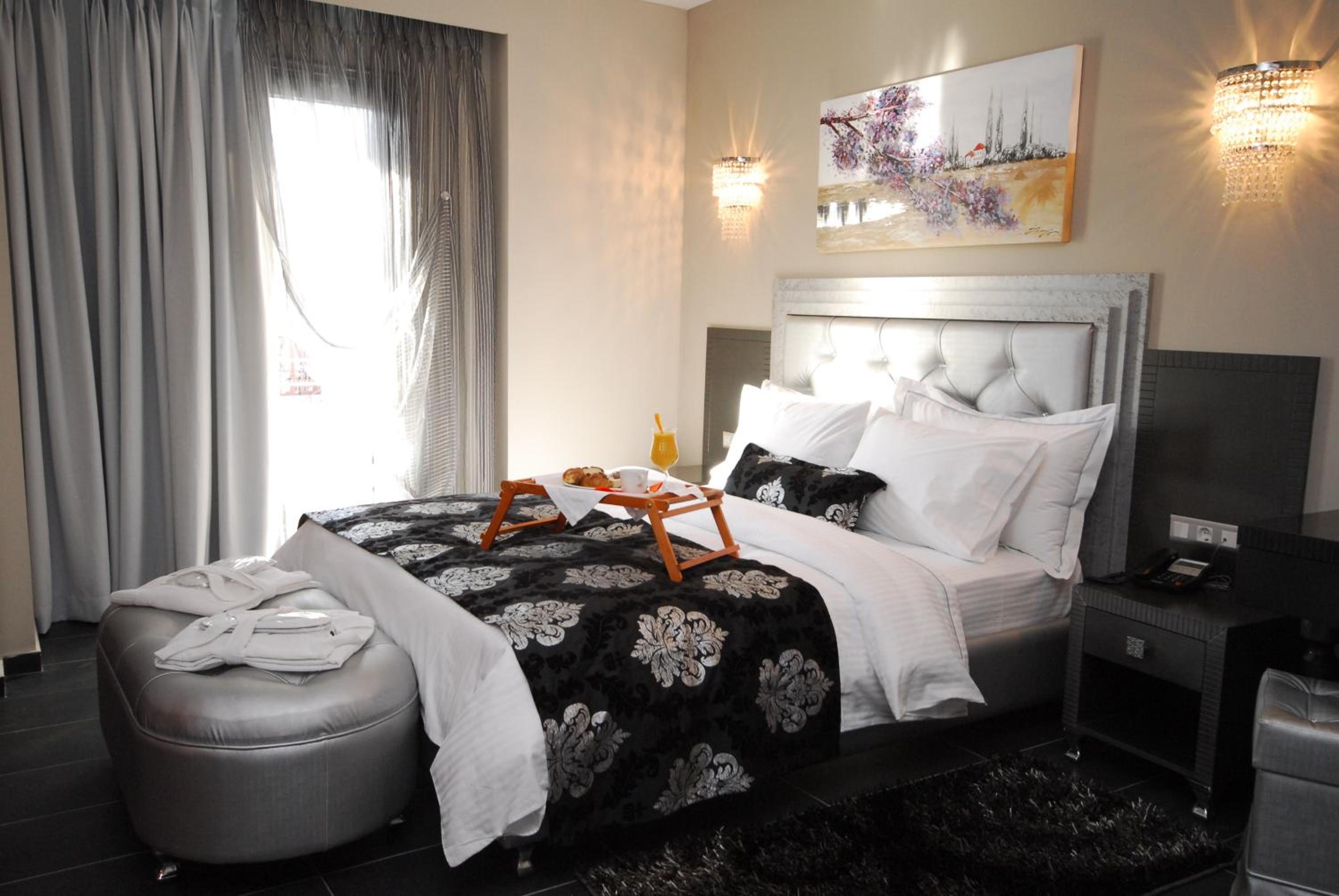 Standard King Room - Photo 1