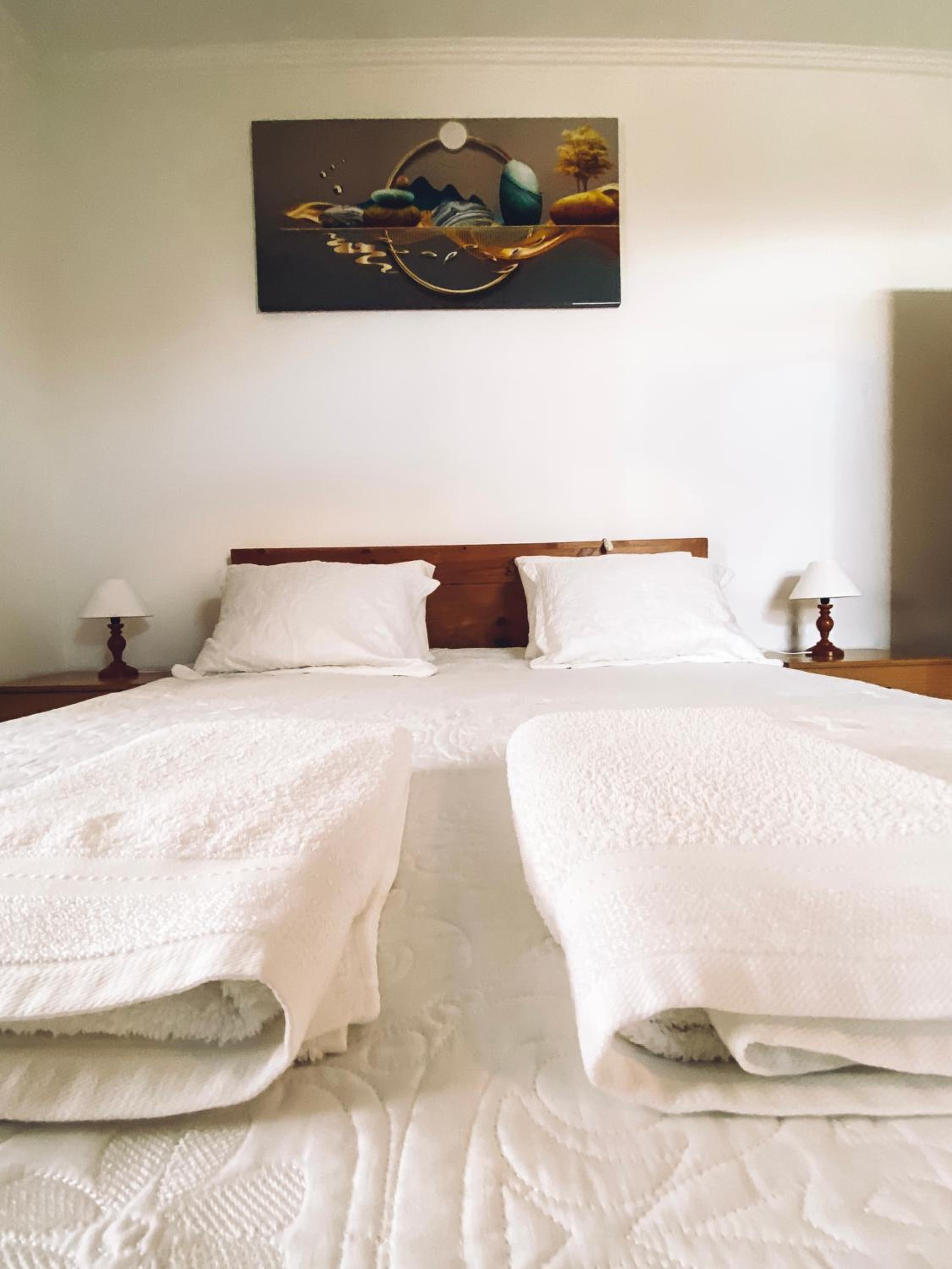 Double Room with Private Bathroom - Photo 1