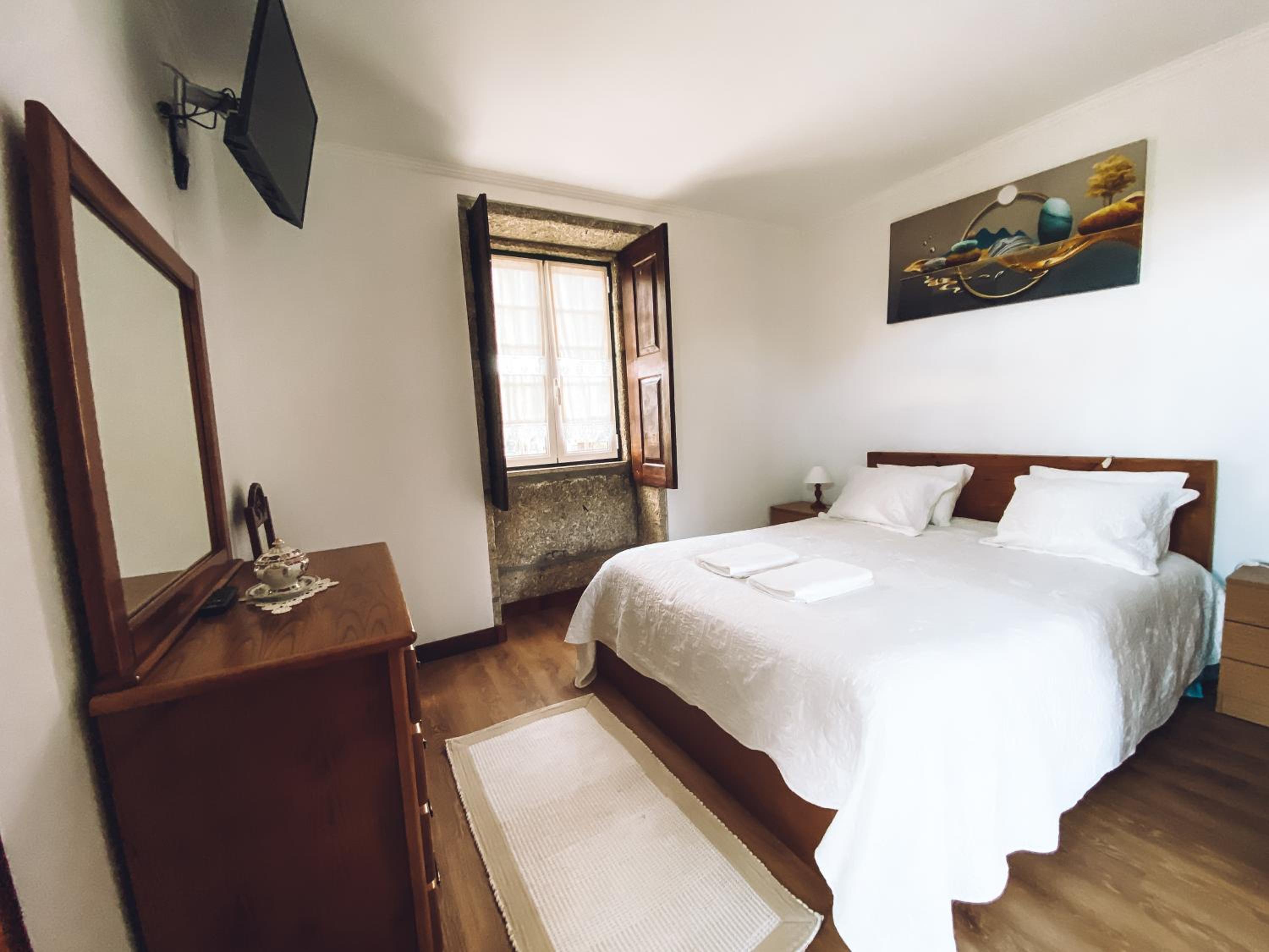 Double Room with Private Bathroom - Photo 2