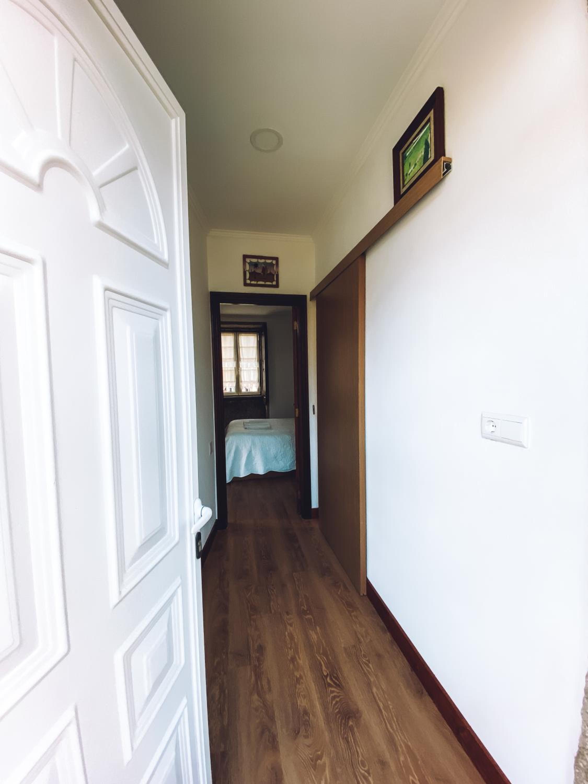 Double Room with Private Bathroom - Photo 4