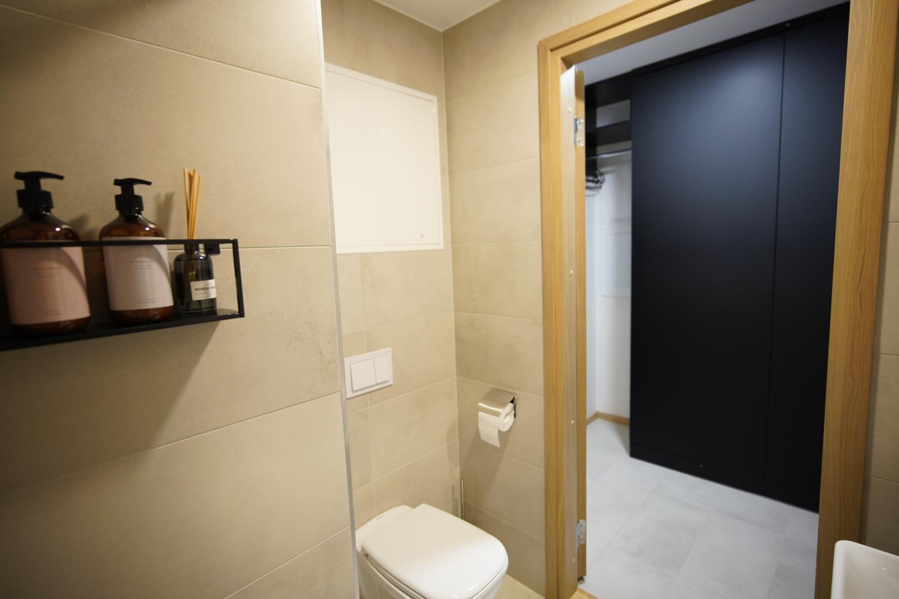 One-Bedroom Apartment - Photo 15