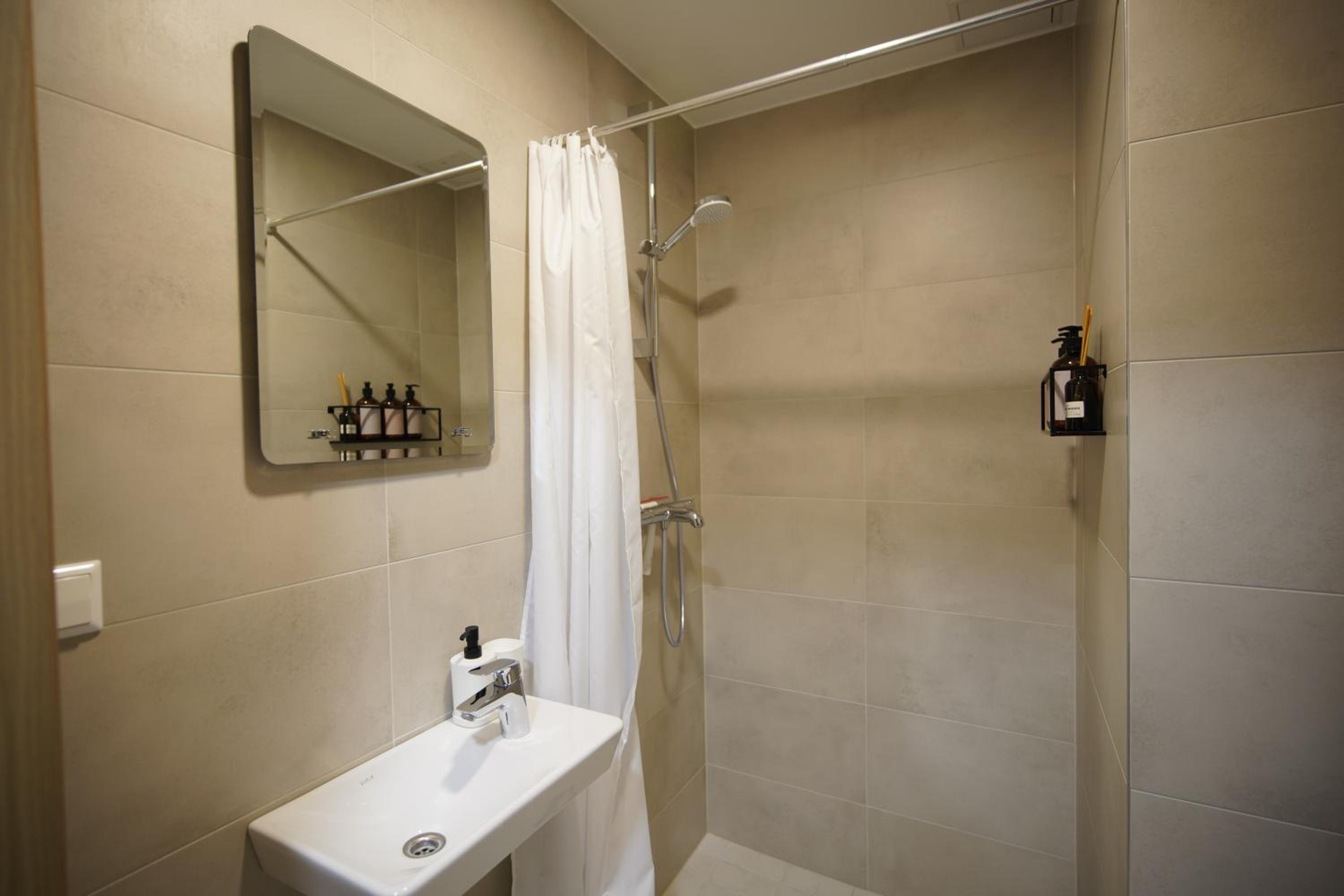 One-Bedroom Apartment - Photo 14