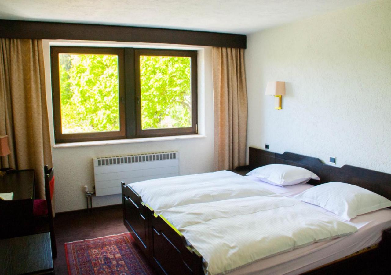 Double or Twin Room with Garden View photo 3