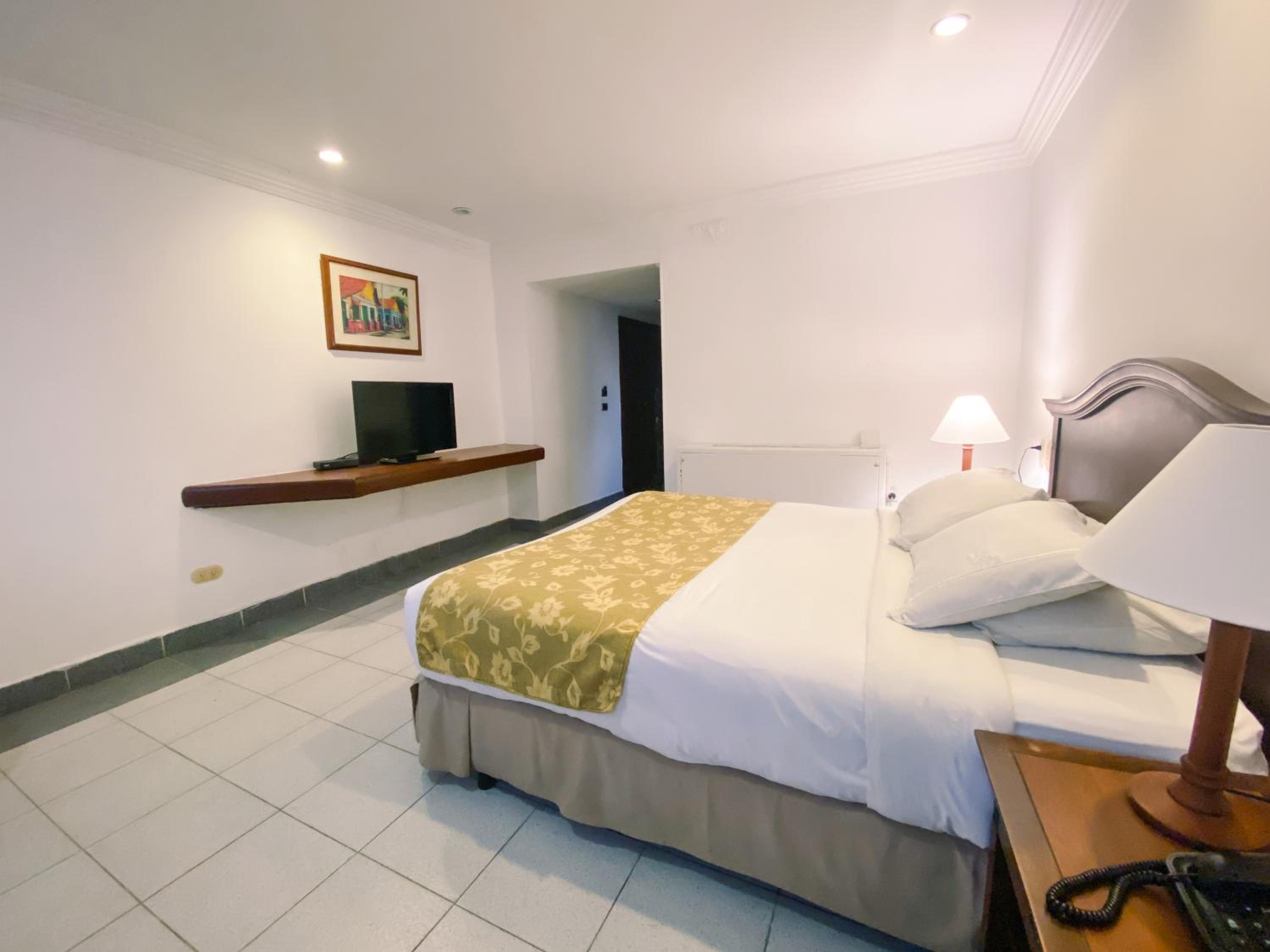 Standard Queen Room - Photo 2