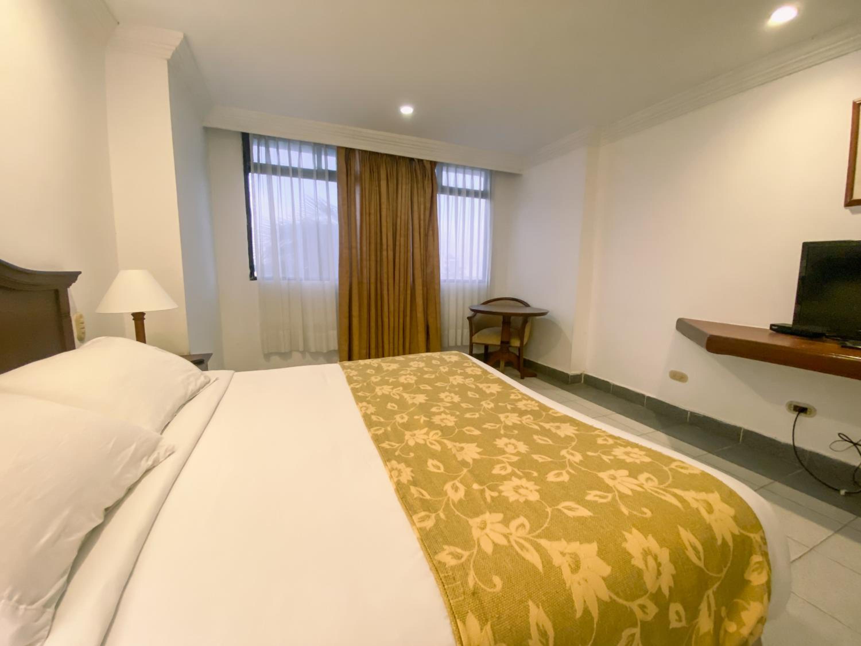 Standard Queen Room - Photo 3