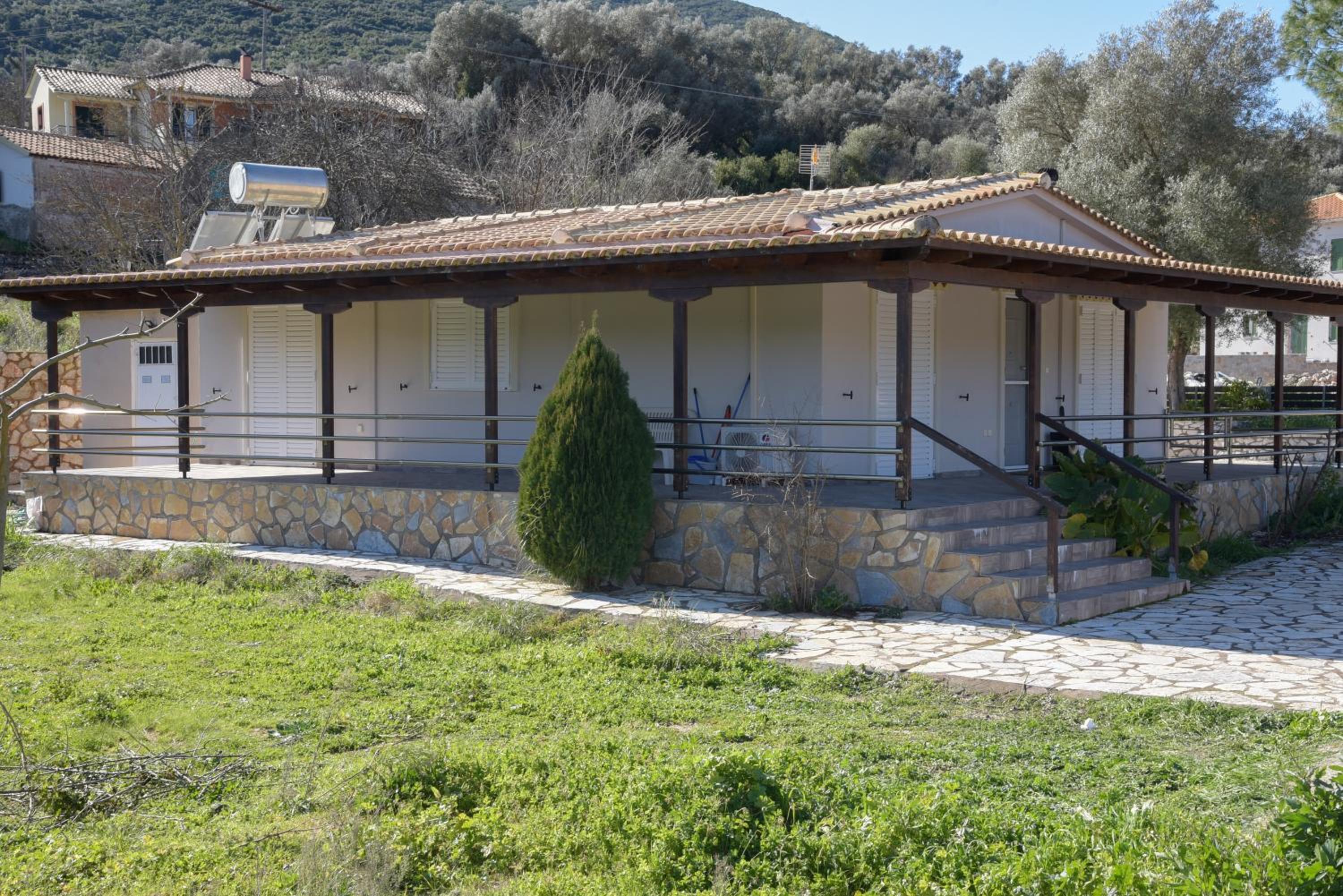 Three-Bedroom House photo 3