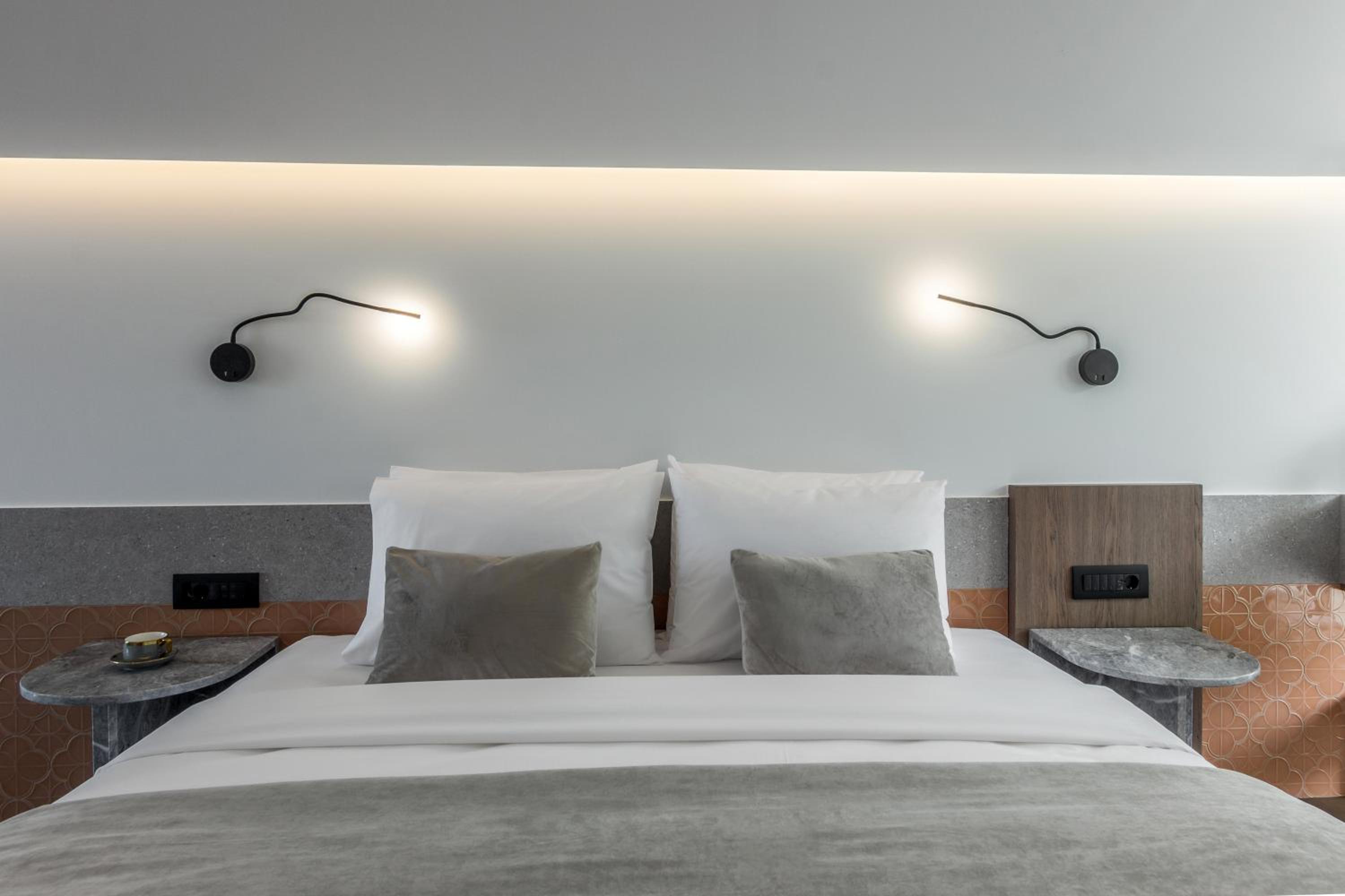 Superior Suite with Sea View - Photo 13