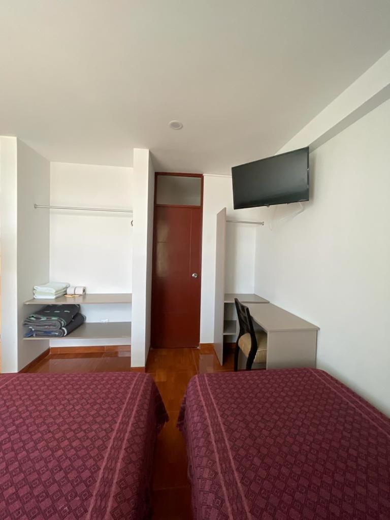 Standard Twin Room photo 3
