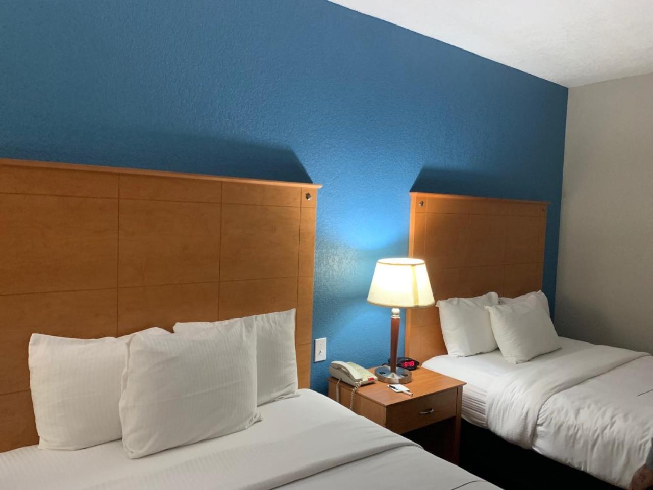 King Room - Non-Smoking - Photo 3