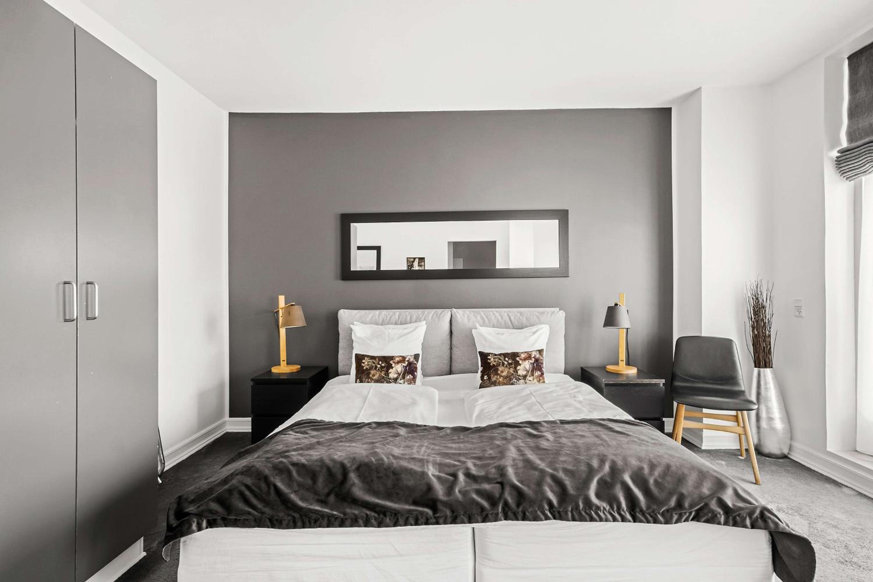 Junior King Suite - Non-Smoking - Photo 3