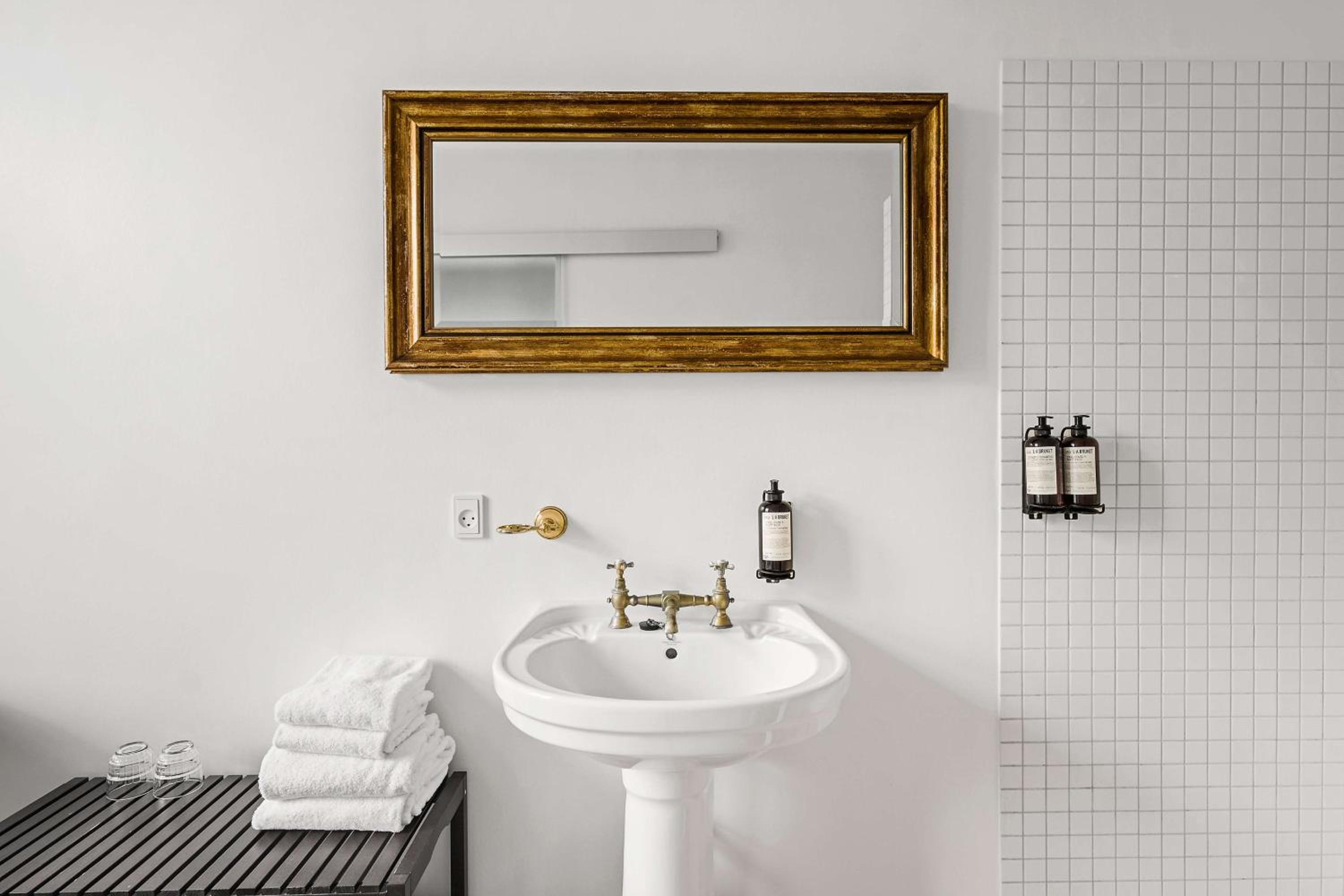 Junior King Suite - Non-Smoking - Photo 12