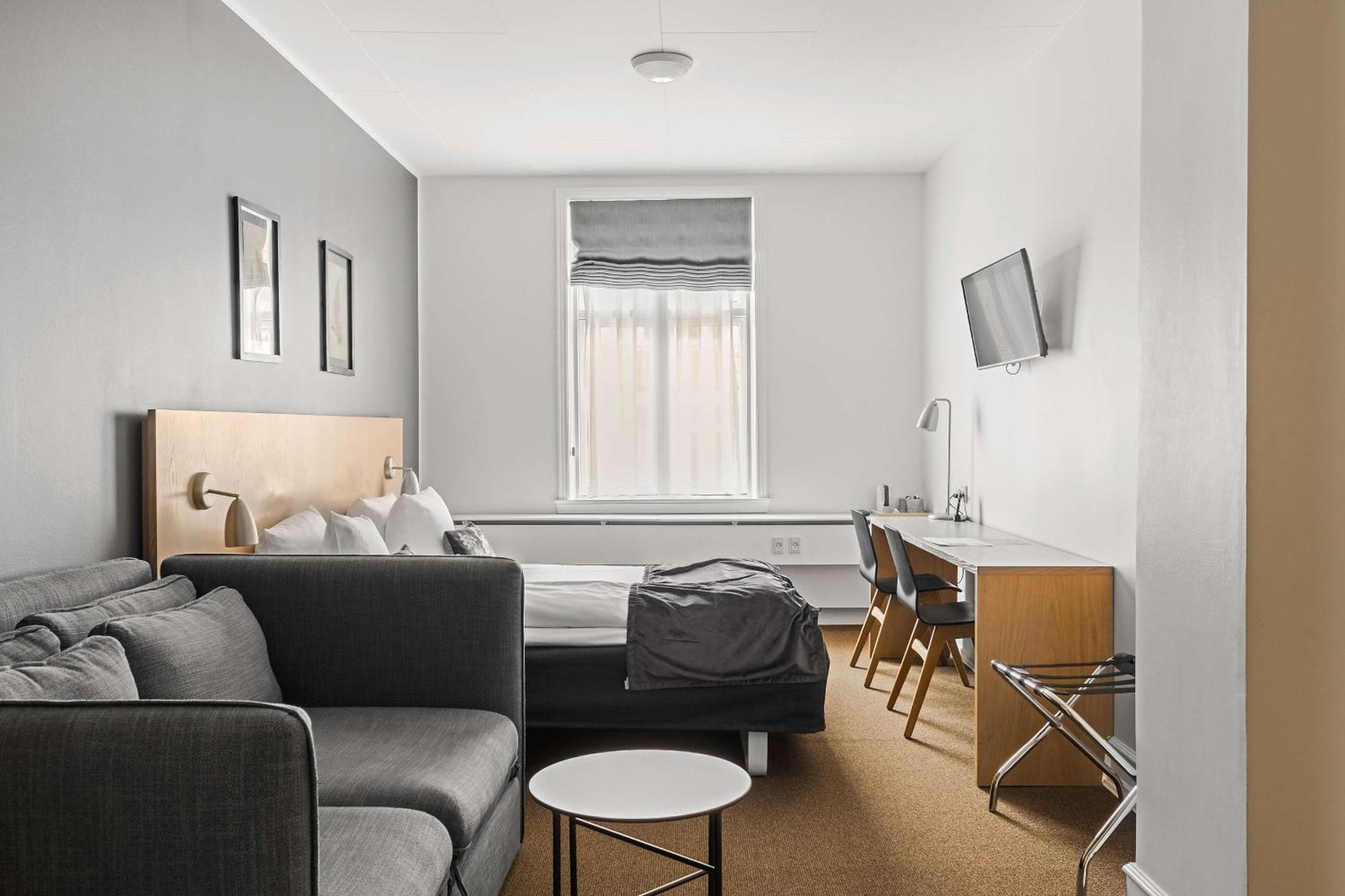 Deluxe Family Room - Photo 11