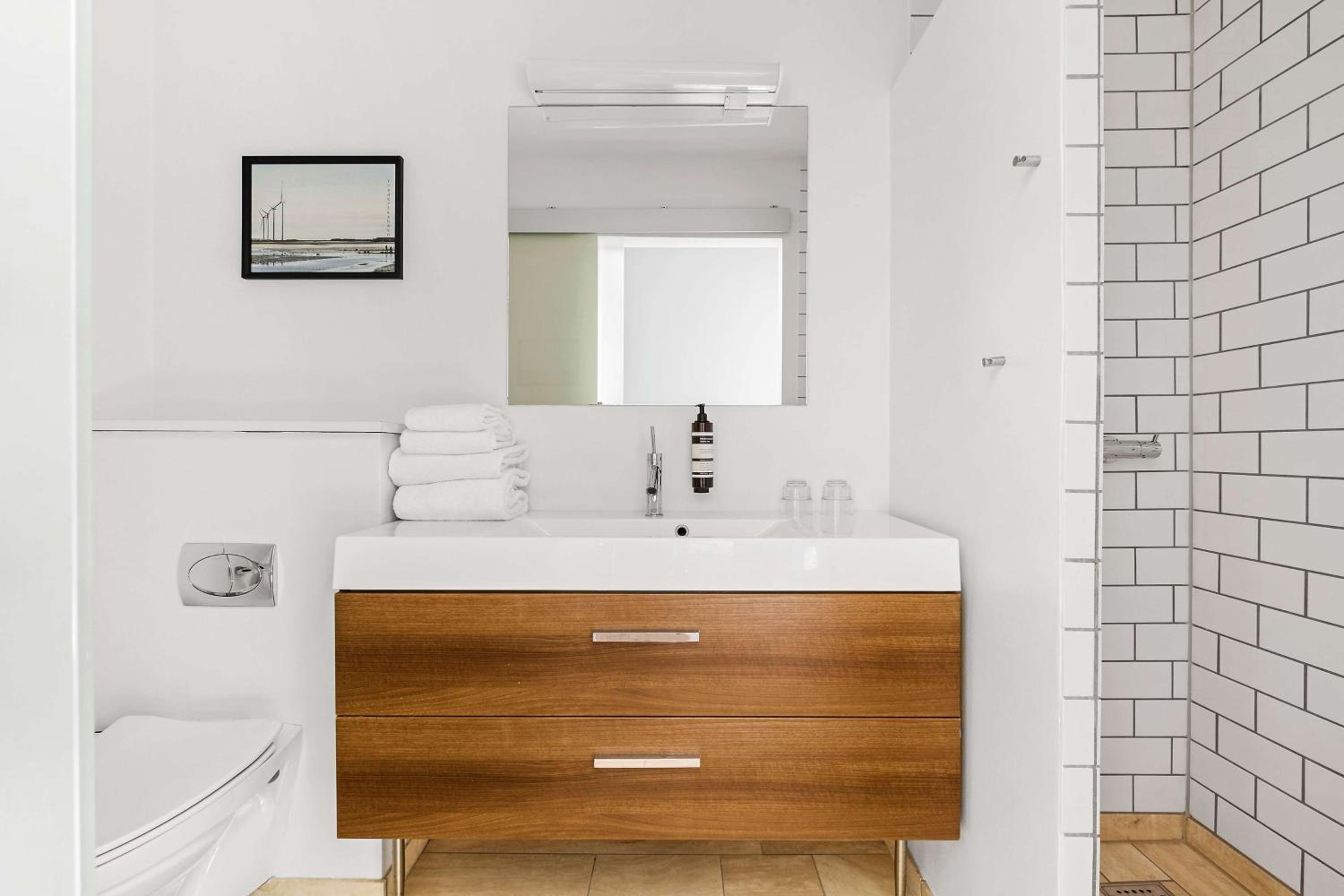 Standard Double Room - Non-Smoking - Photo 8