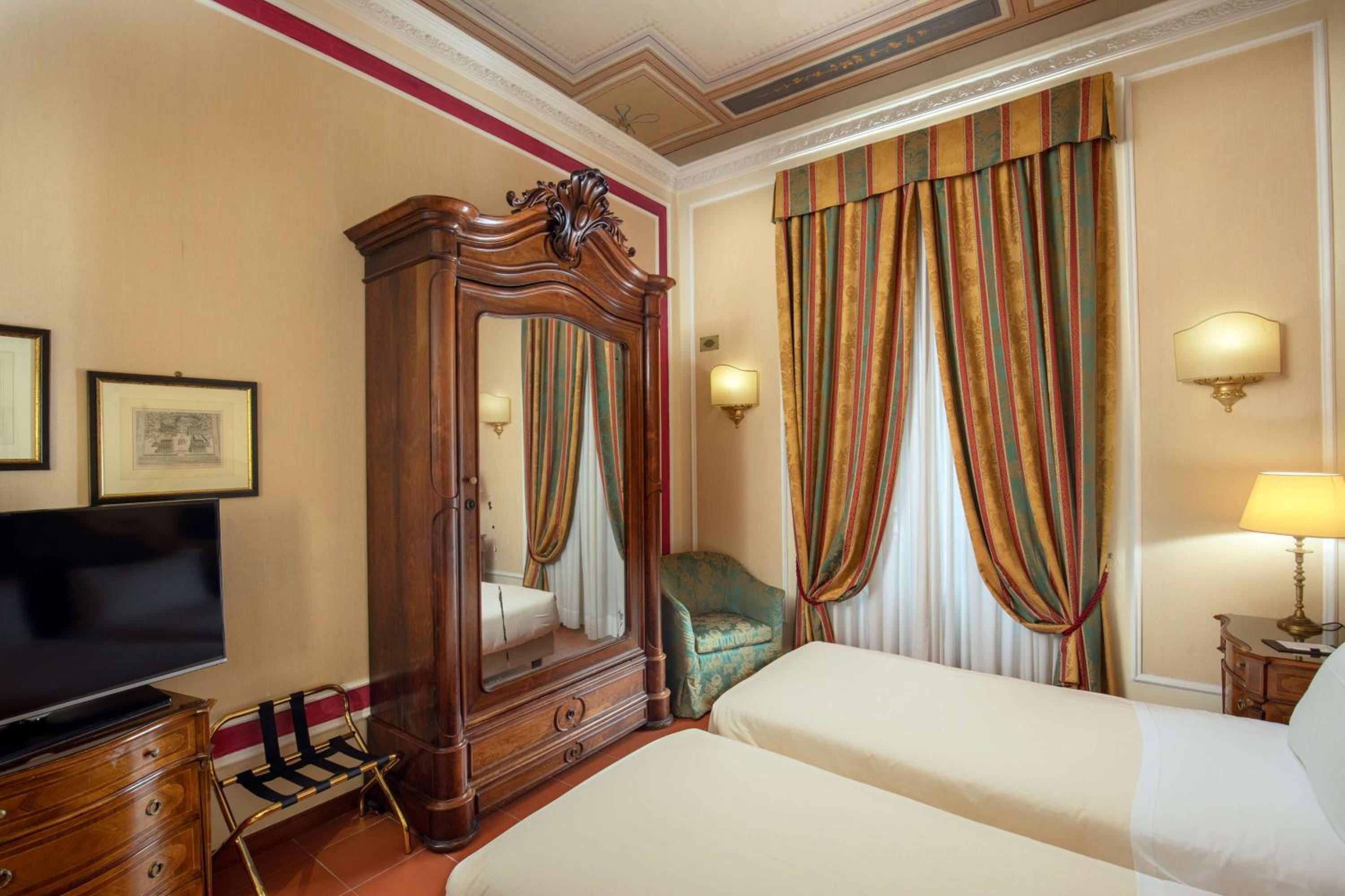 Standard Twin Room - Non-Smoking