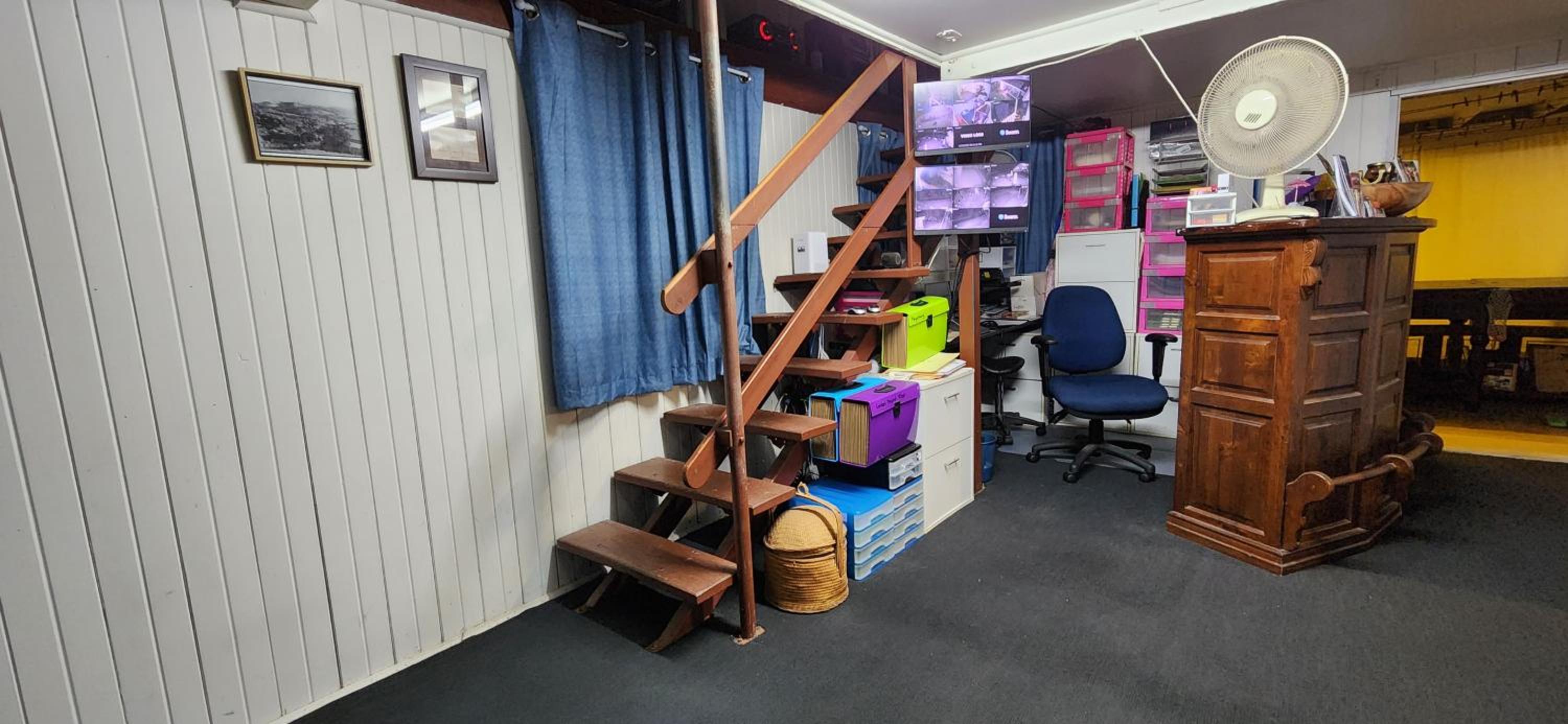 Budget Double Room - Photo 9