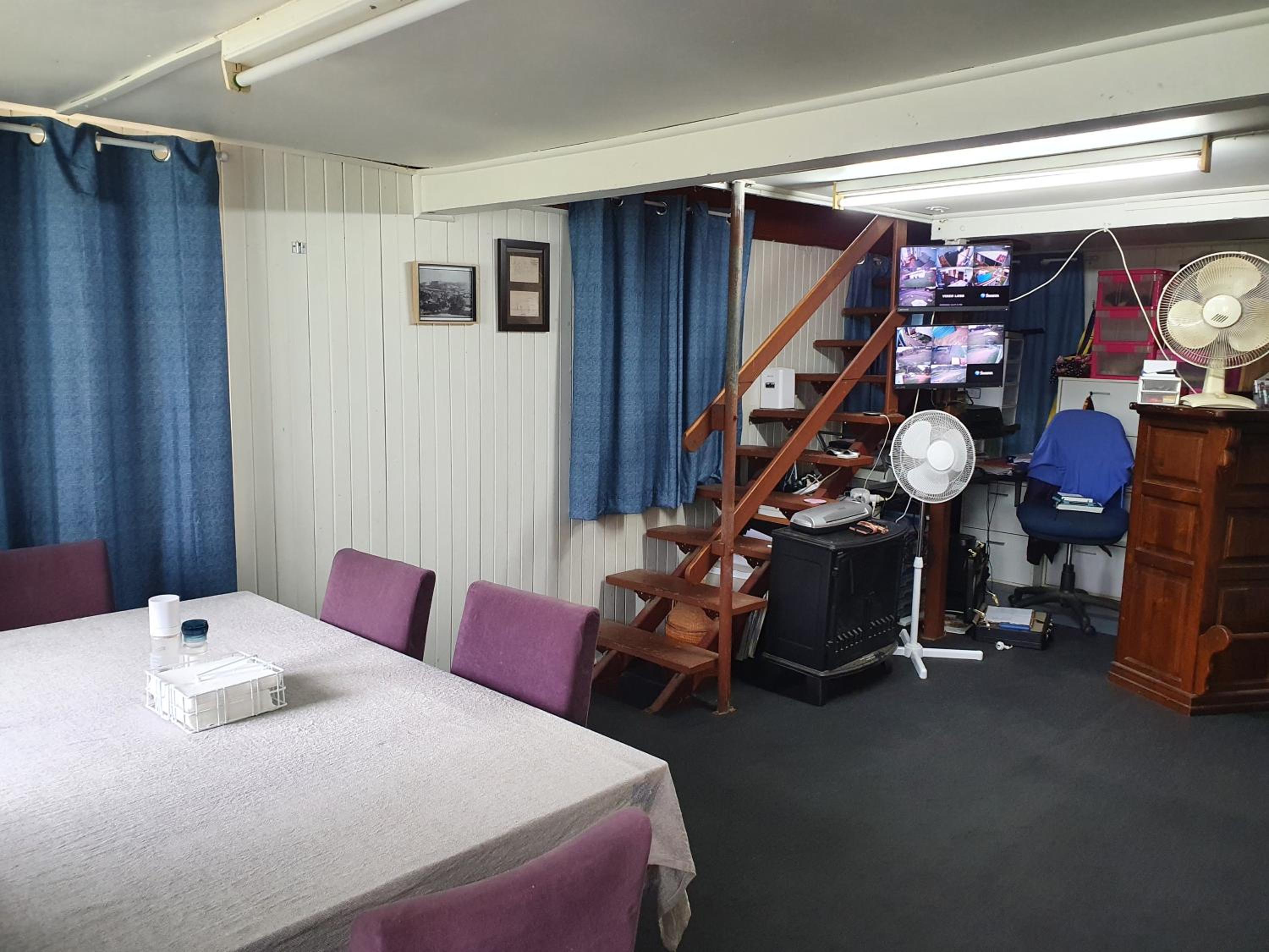 Budget Double Room - Photo 8