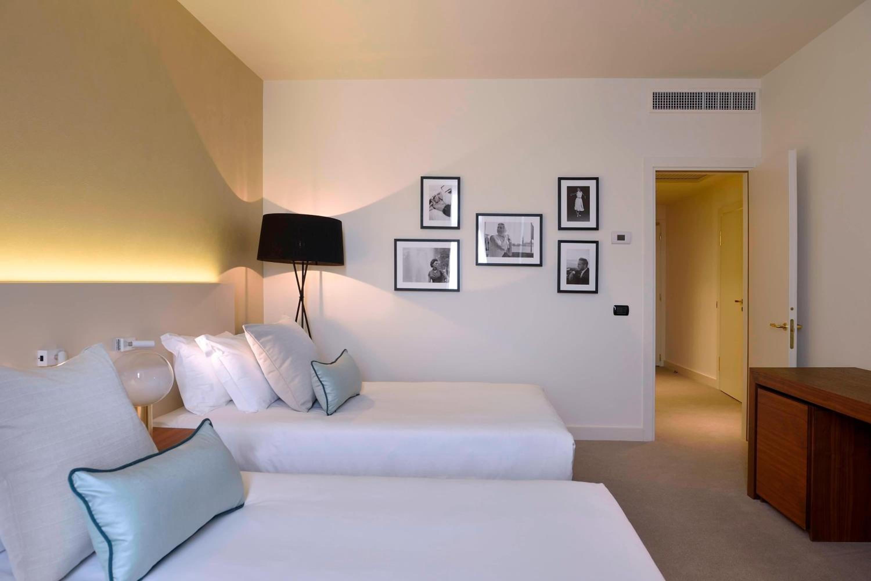 Deluxe Twin Room - Photo 6