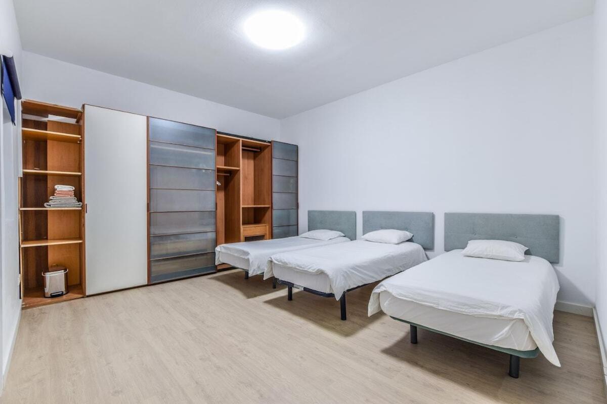 Habitación triple con ducha