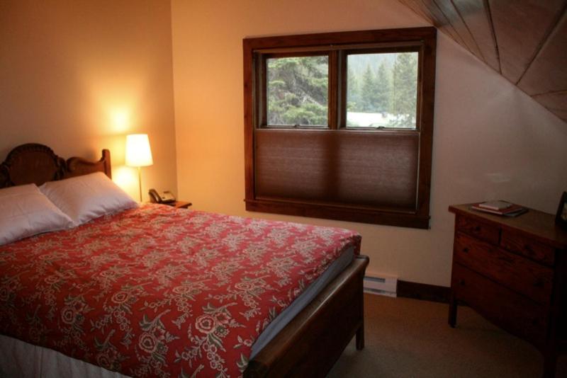 Two-Bedroom House photo 3