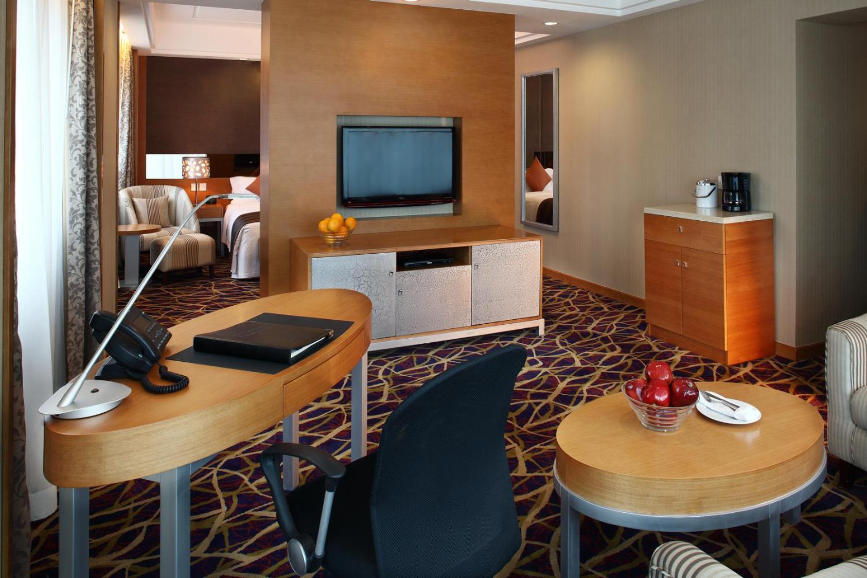 Junior Suite(Only 'Four Seasons' and 'Cafe 25' offer 30% discount) photo 3
