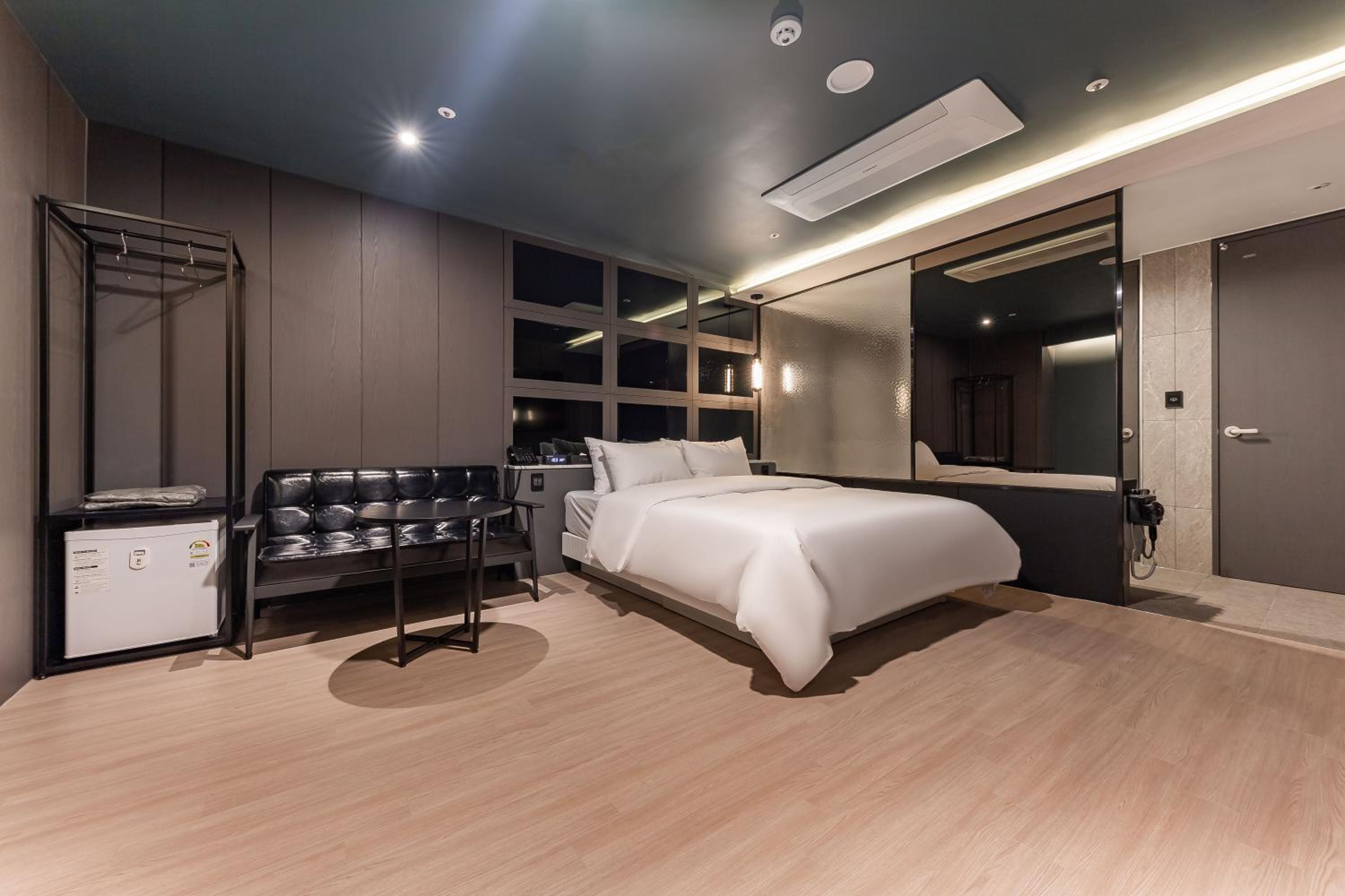 Deluxe Double Room - Photo 8