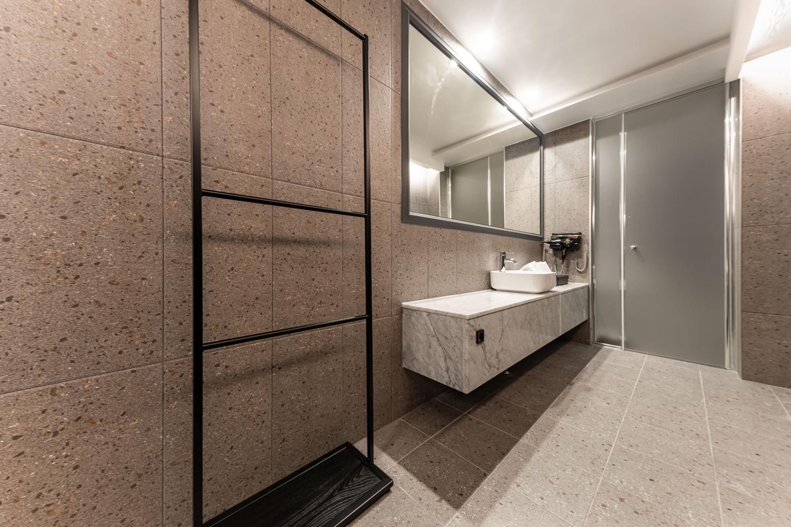 Suite - Photo 6